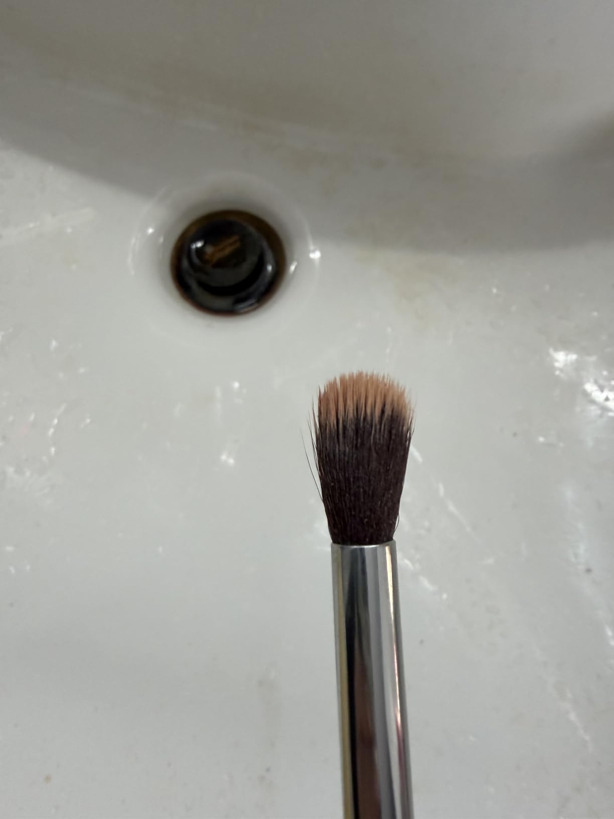 Narrative Cosmetics Makeup Brush Cleaner Soap with Silicone Scrubber Pad | Solid Cleanser for Brushes & Beauty Blenders | Vegan, Cruelty-Free, Avocado Jojoba Argan Oil, Vanilla Scent, 2.45 Oz customer photo 1