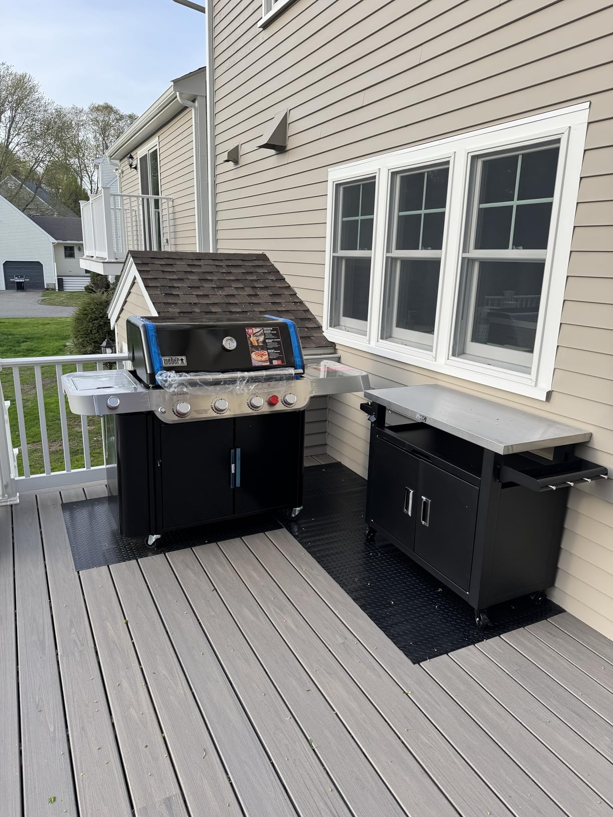 Weber Genesis E-435 Gas Grill, 4 PureBlu Burners, Propane customer photo 2