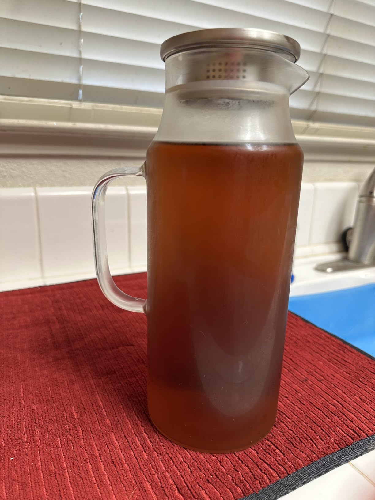 Bivvclaz 2 Liter 68 oz Glass Pitcher with Lid and Handle, Glass Carafe for Hot/Cold Water, Large Iced Tea Pitcher for Coffee, Juice and Homemade Beverage customer photo 2