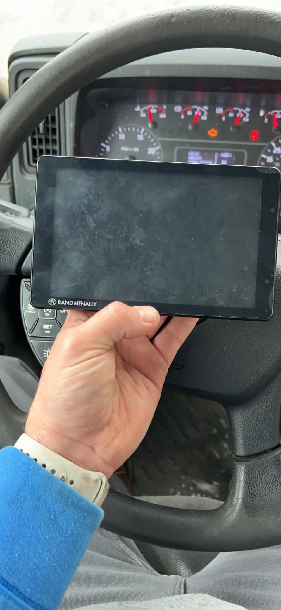 Rand McNally TND 750 7-inch GPS Truck Navigator with Built-in Dash Cam, Easy-to-Read Display and Custom Truck Routing (Renewed) customer photo 1