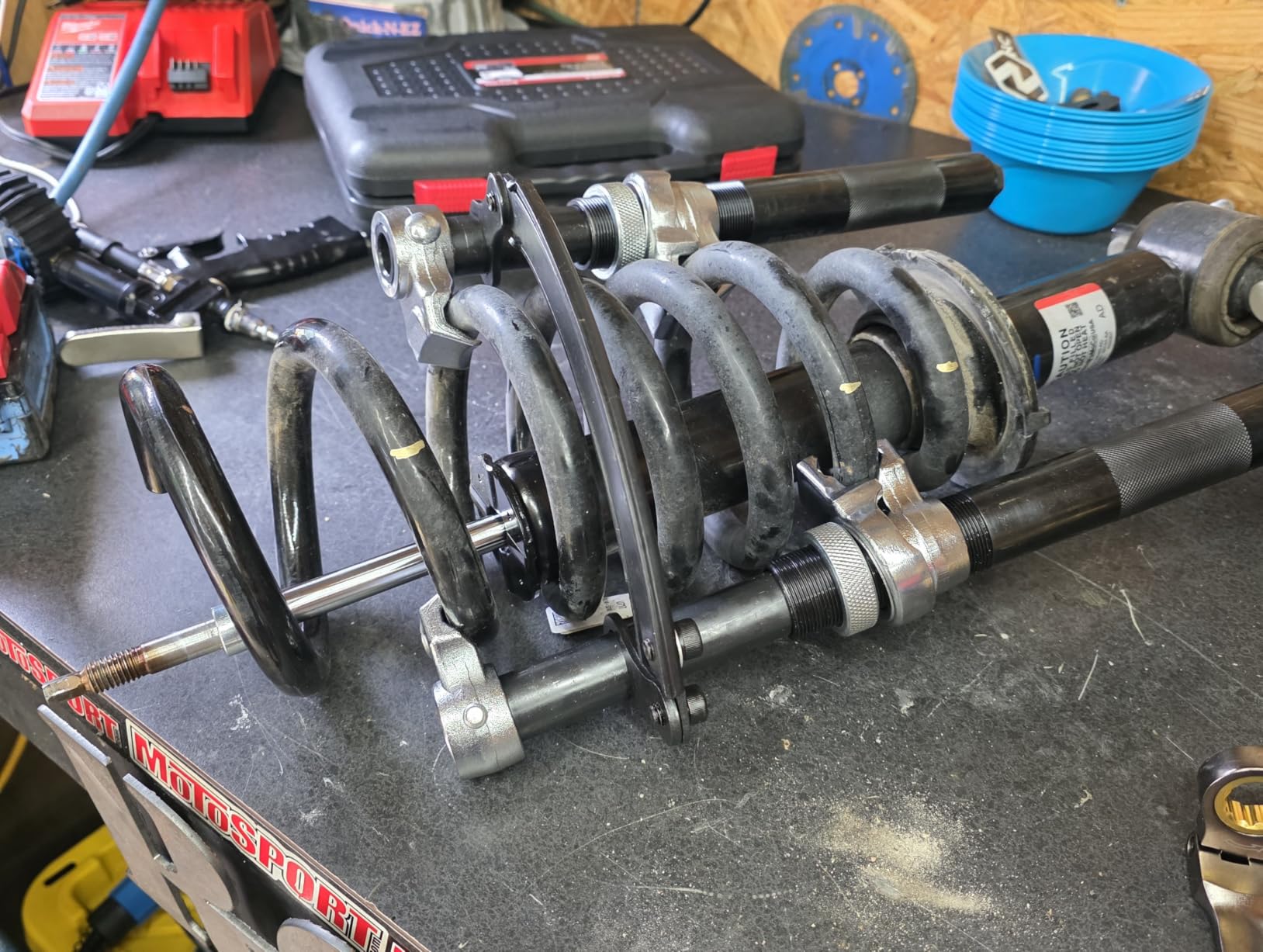 BILITOOLS 2-Piece Coil Spring Compressor Tool, Max Load.2645LB customer photo 1