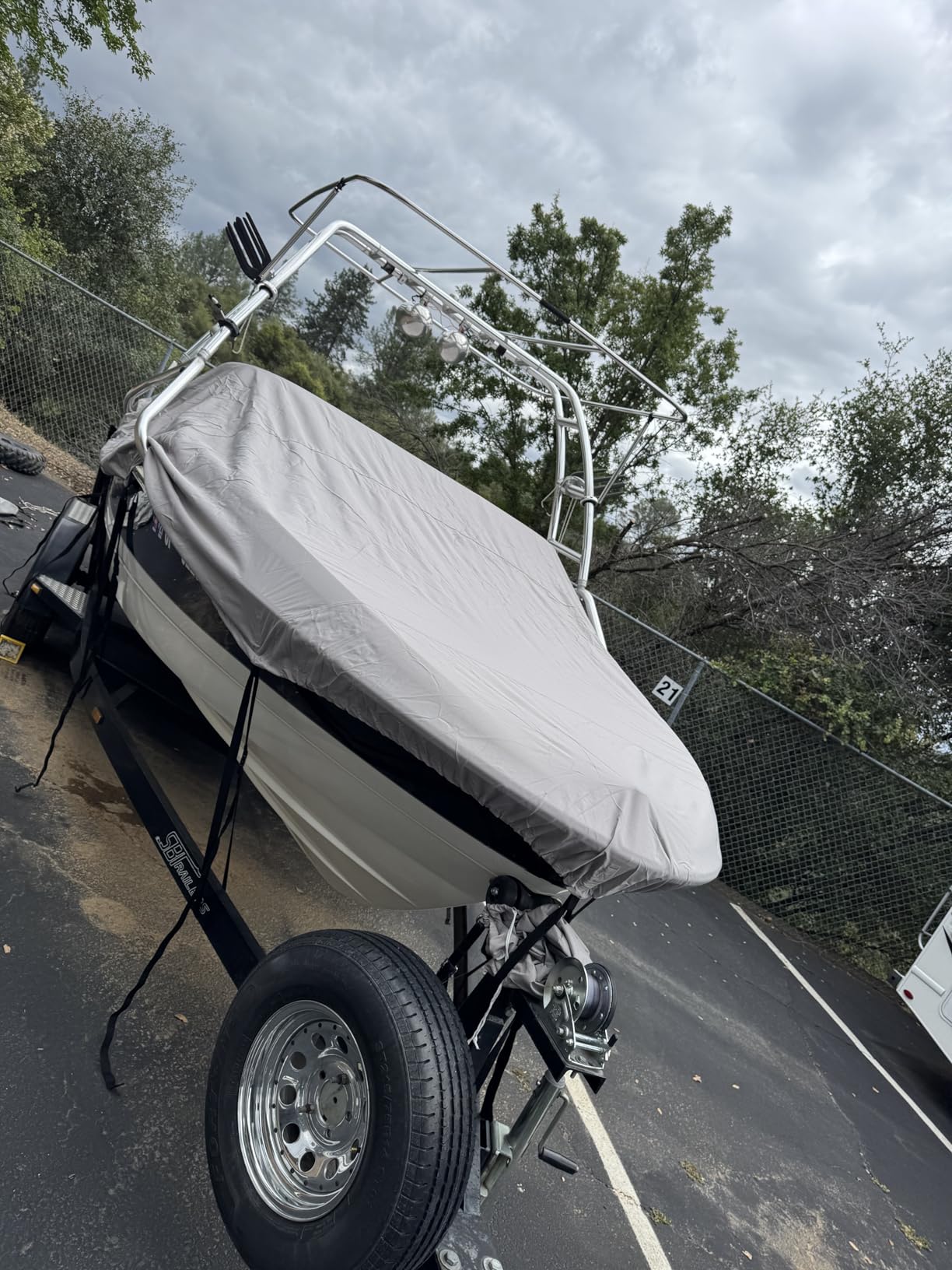 Waterproof 20-22FT Boat Cover, 1200D Heavy Duty Trailerable Cover | Marine Grade Oxford Fabric, UV & Tear Resistant, Double Stitching, Elastic Hem, Fits V-Hull/Ski Boat/Bass Boat/Fishing Boat customer photo 2
