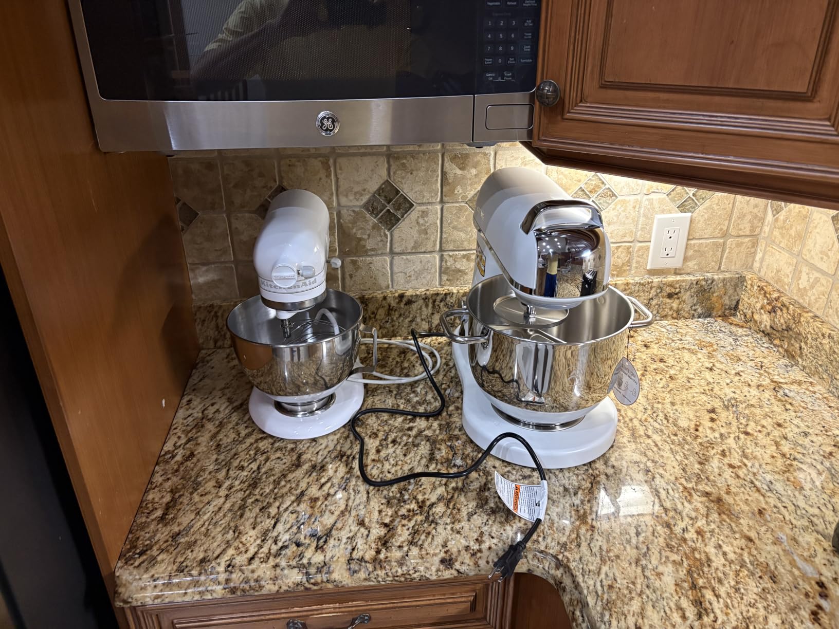 8.4QT Commercial Stand Mixer 800W with Aluminum Die Casting Meets the Standard of NSF/ANSI 8-2023, Mixers Kitchen Electric Stand Mixer with Stainless Steel 8L Bowl, Dough Hook, Whisk and Beater customer photo 1