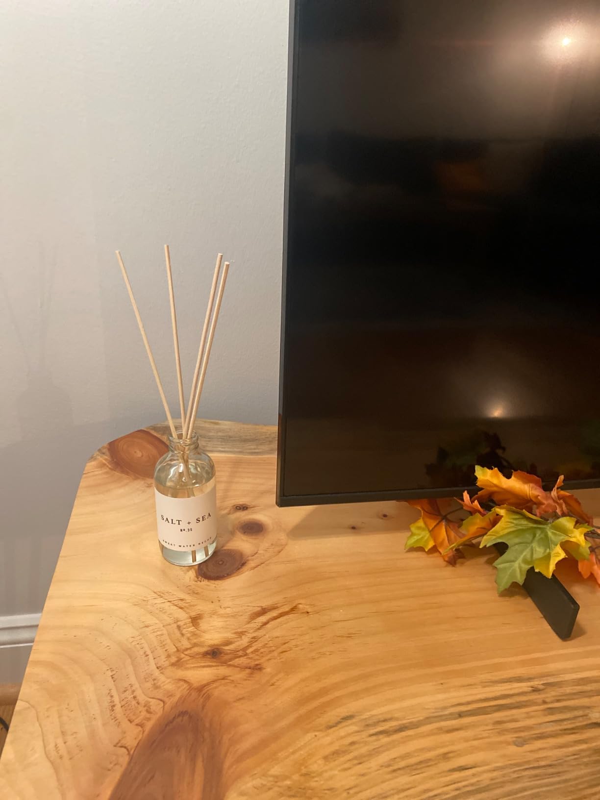 Sweet Water Decor Salt & Sea Reed Diffuser Set - Sea Salt Citrus & Musk Amber Scent Diffuser - Reed Diffusers for Home with Long Lasting Fragrance - Non-Toxic Oil Reed Diffuser - Made in the USA customer photo 1