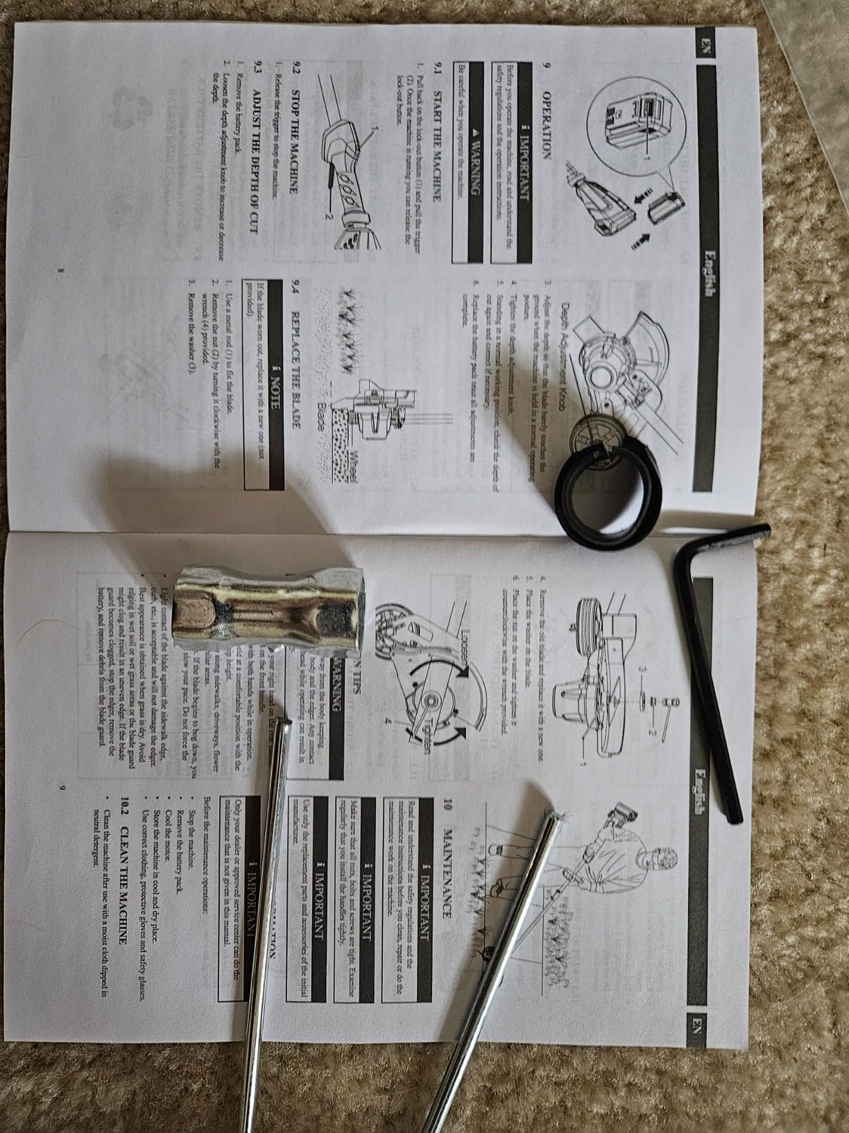 Greenworks 40V 8 in Cordless Electric Lawn Edger, 4.0 Ah Battery, Charger customer photo 1