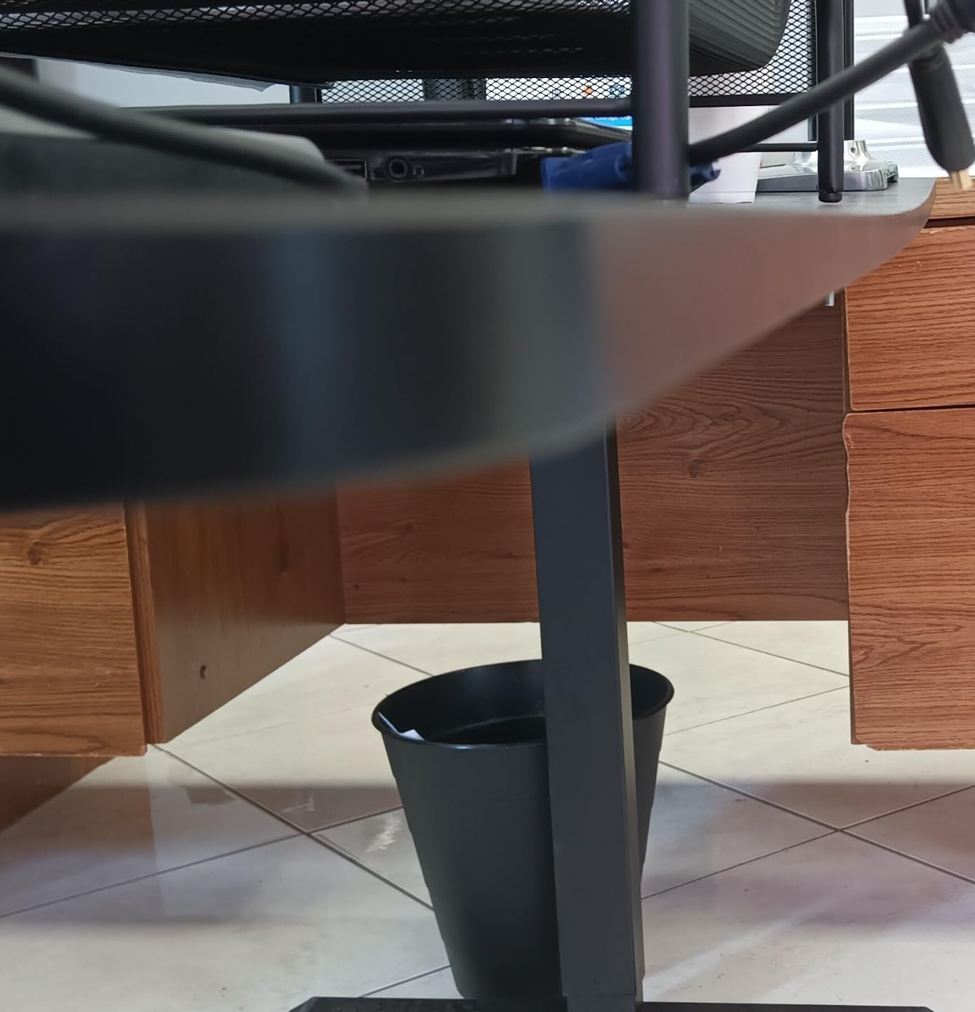 Furmax 55 Inches Electric Height Adjustable Standing Desk Home Office Desk | Large Sit Stand Up Computer Desk Memory Preset with T-Shaped Metal Bracket, Black customer photo 1