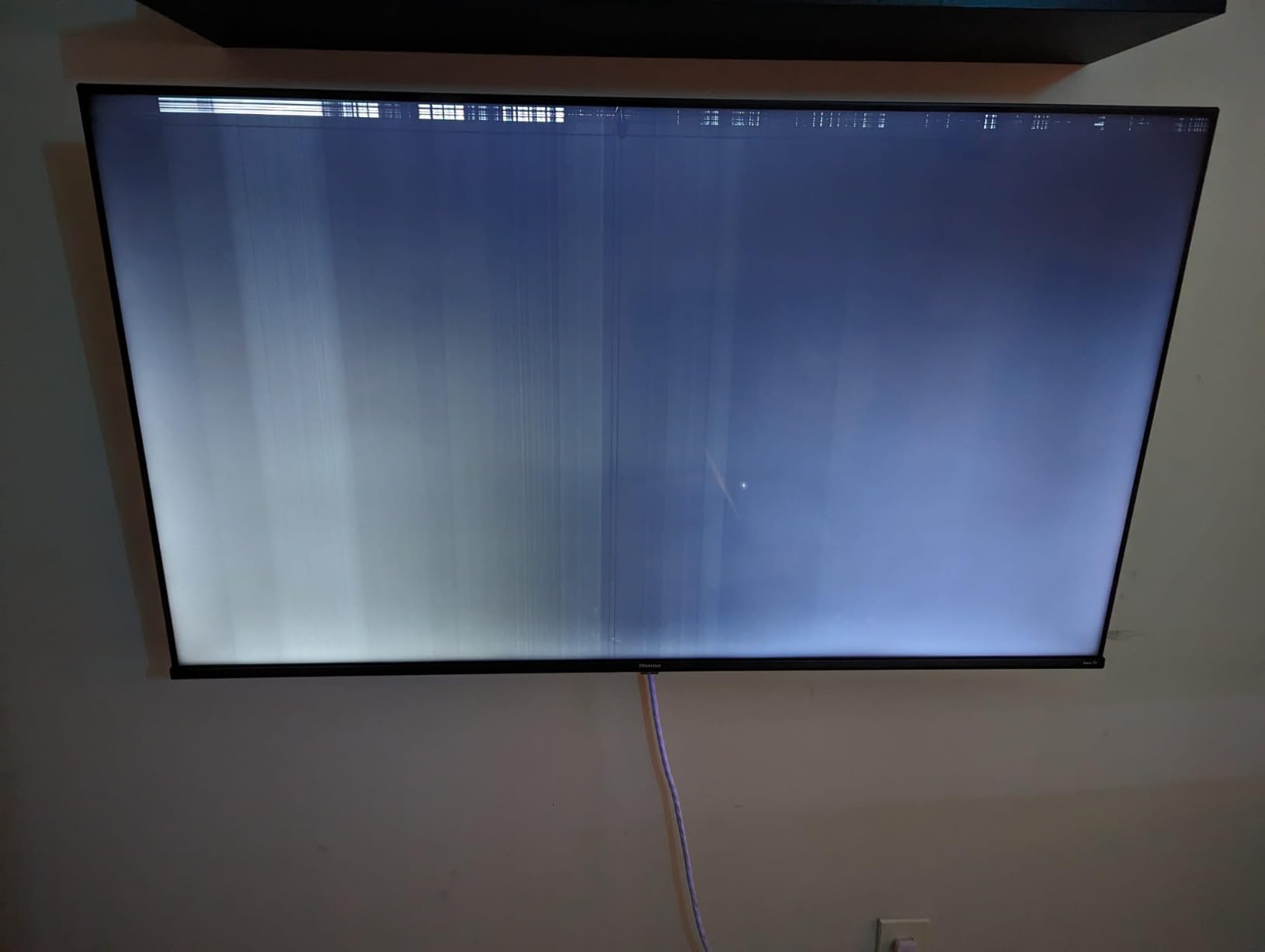 Hisense 43-Inch Class R6 Series 4K UHD Smart Roku TV with Alexa Compatibility, Dolby Vision HDR, DTS Studio Sound, Game Mode (43R6G) customer photo 2