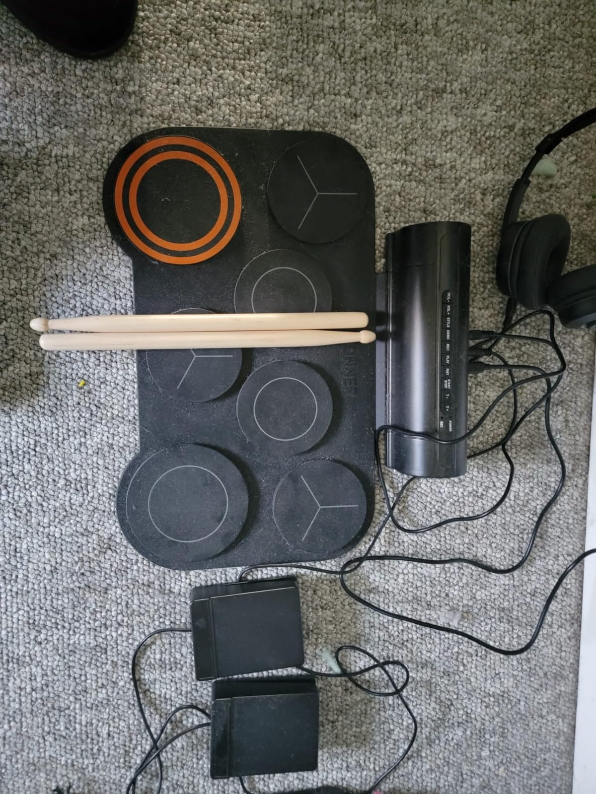 Donner Electronic Drum Set, 7 Pads Electric Drum Pad Roll Up Quiet Drum Pad Built-in Speaker, 40 Drum Lessons Included, Kids Holiday Christmas & Birthday Gift Instrument Toys(DED-20) customer photo 2