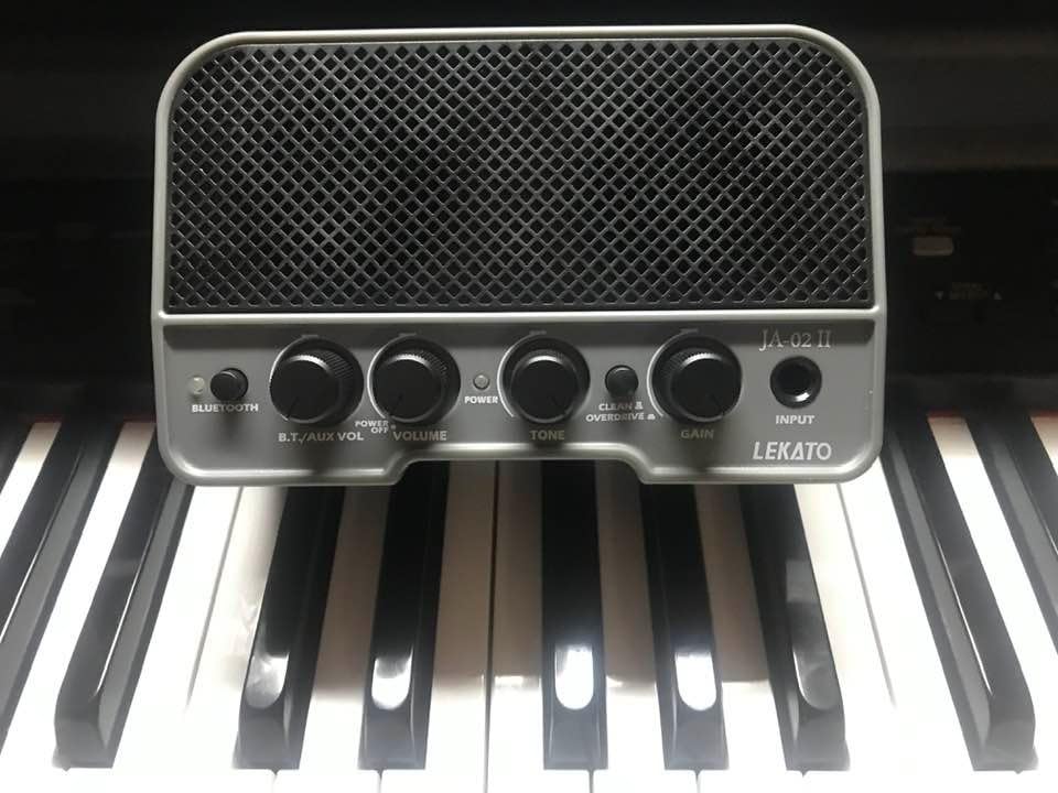 LEKATO Mini Guitar Amp Rechargeable Electric Guitar Amplifer 5W, Clean/Overdrive Channels,Portable Small Amp for Guitarist Practice,Black customer photo 1