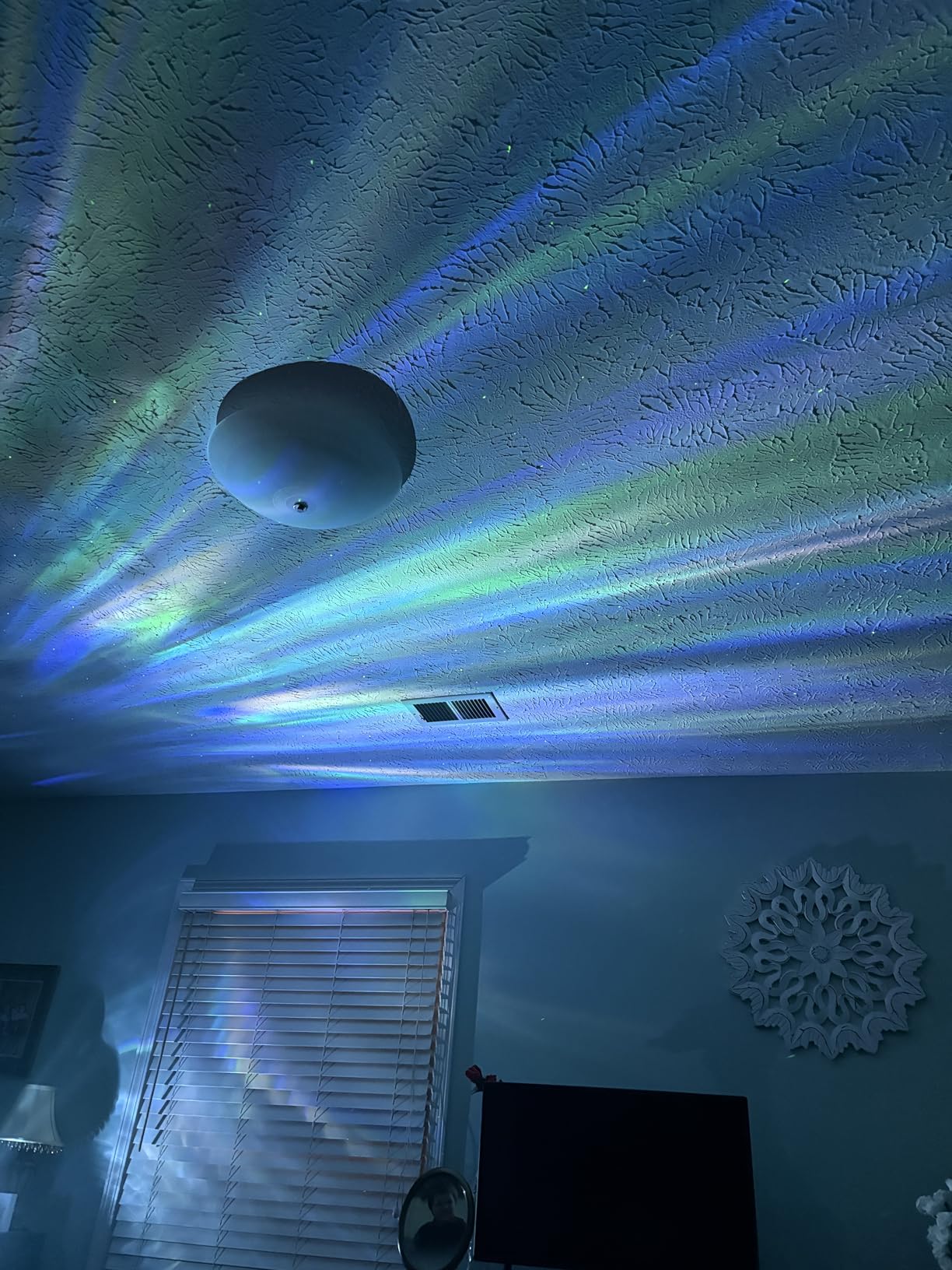 ENOKIK Galaxy Projector, Star Aurora Night Light Bluetooth Speaker, Black customer photo 2