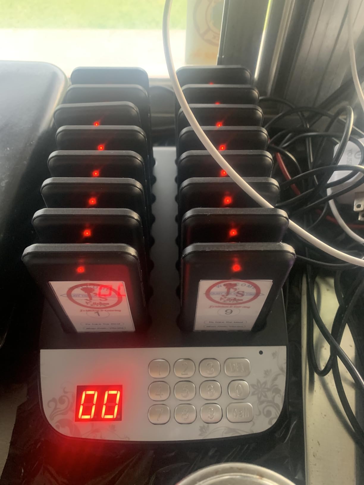 Restaurant Pager System, Pagers for Restaurants 1640ft Long Range, Social Distancing Keeping 16 Pagers and Buzzers, Waterproof Beepers customer photo 1