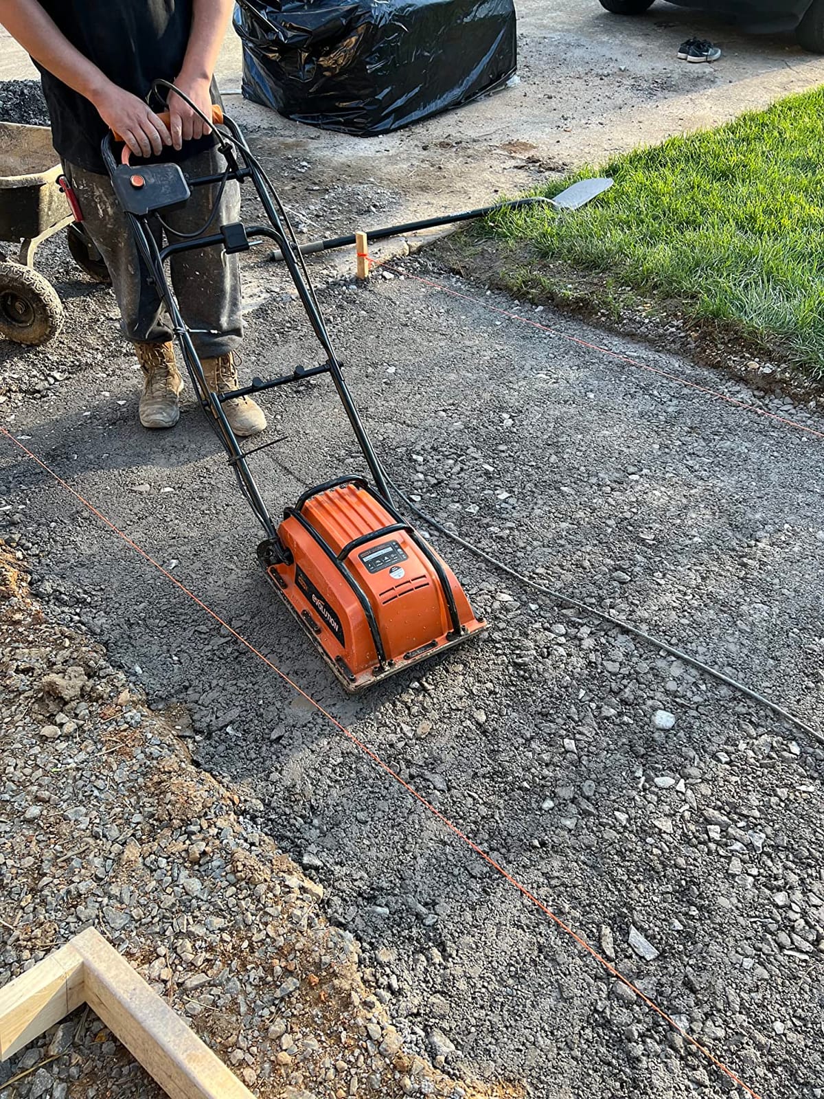 Evolution Hulk Electric Plate Compactor - Ideal For Levelling Pavement, Artificial Turf Ground Preparation, Patio, Blockwork, Sand, Soil & More customer photo 2