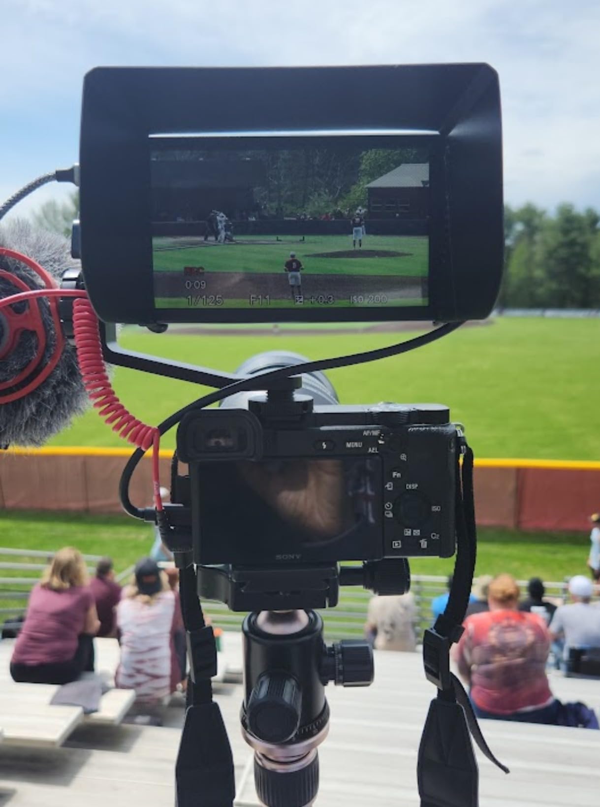 osee T5+ 5.5 Inch 1000nits Camera Monitor, Customizable False Color Field Monitor, HDR 4K HDMI Input 8 MySets Preview Workflow DSLR Monitor, Peaking Focus Assist, 3D Lut (Battery Not Included) customer photo 1