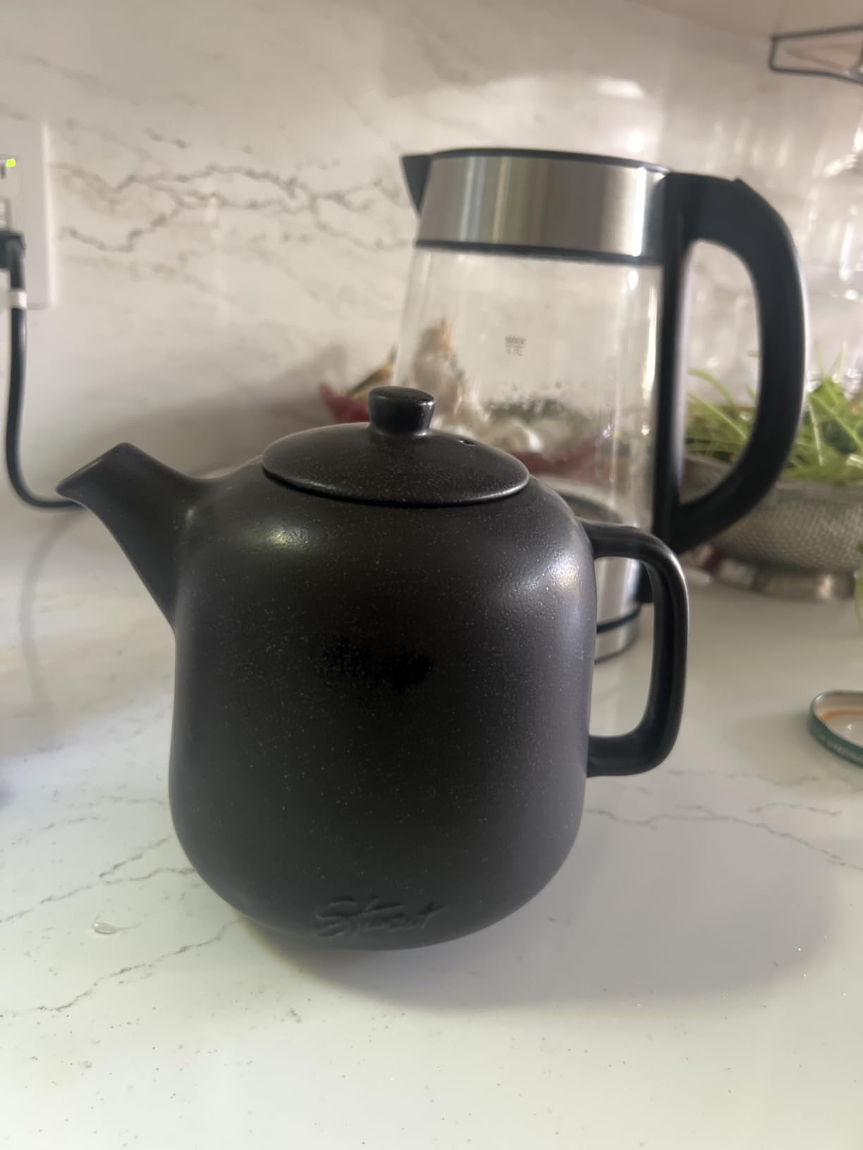 Steinzeit Design Tea Pot (44 oz) - Premium Ceramic Teapot with Infuser for Loose Tea - Black Teapot Ceramic with Removable Strainer customer photo 2