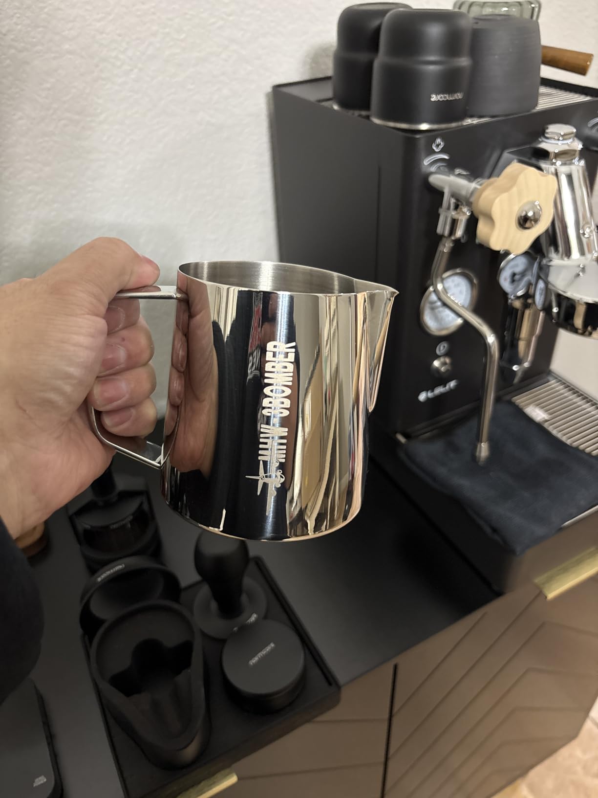 MHW-3BOMBER 16.9oz Milk Frothing Pitcher, World Champion Endorsed Espresso Steaming Pitcher with Crocodile-Shaped Precision Spout, Stainless Steel Latte Art Milk Jug for Baristas, 5.0 Glossy, P5002S customer photo 1