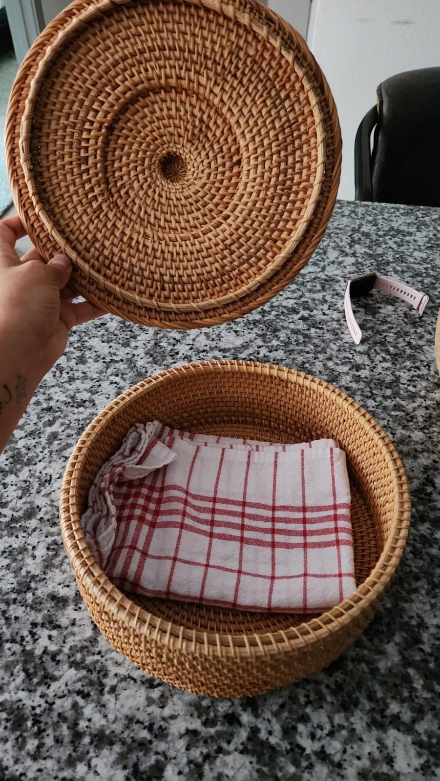 Tortillada - Tortilla Warmer 10 inch Rattan – Handmade Bread Basket for Tortillas, Wraps and Flatbread – Warming Basket incl. Cotton Cloth for Kitchen, Keeps Food Warm customer photo 1