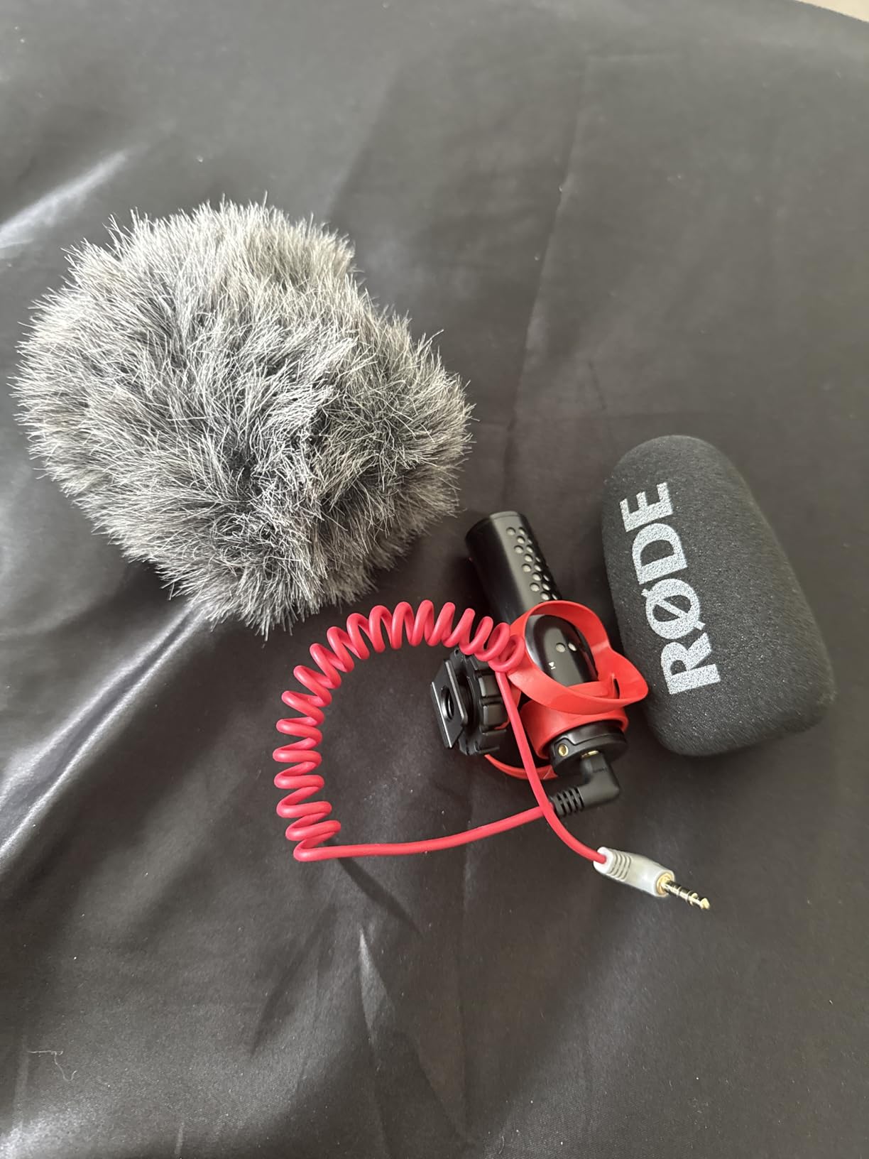 RØDE VideoMicro II Ultra-Compact On-Camera Shotgun Microphone for customer photo 1