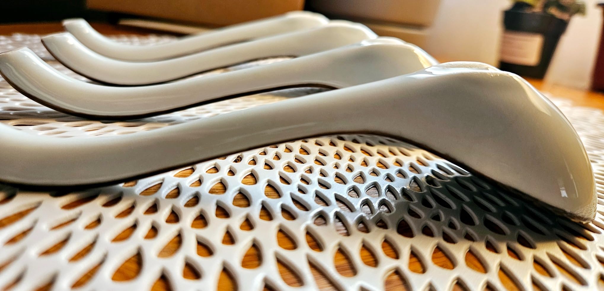 Ceramic Asian Soup Spoons, Easy to Hold, Long Handle Perfect Depth Spoon Set for Japanese Ramen Noodles, Chinese Dumpling, Pho, Miso, Wonton, Dishwasher Safe -Set of 4 - Blue customer photo 1