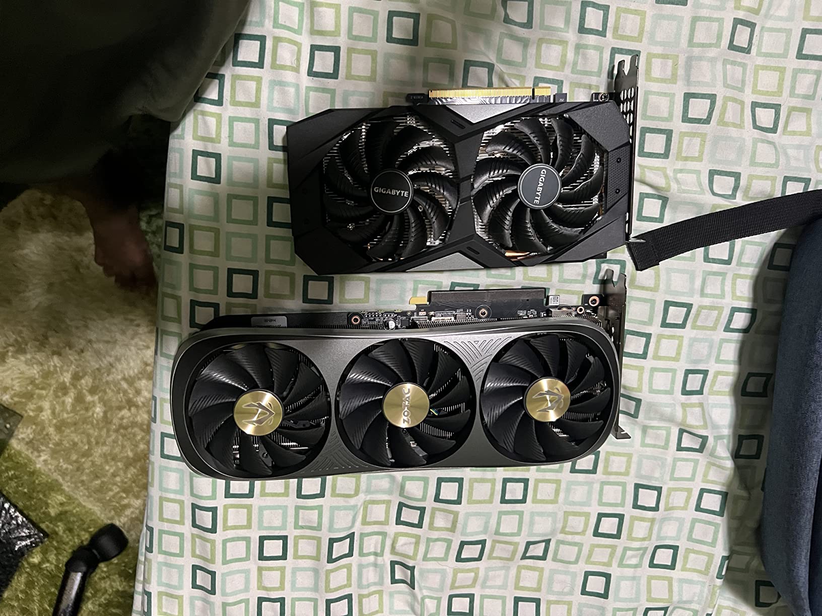ZOTAC Gaming GeForce RTX 4070 Ti Trinity OC DLSS 3 12GB GDDR6X 192-bit 21 Gbps PCIE 4.0 Gaming Graphics Card, IceStorm 2.0 Advanced Cooling, Spectra 2.0 RGB Lighting, ZT-D40710J-10P customer photo 2