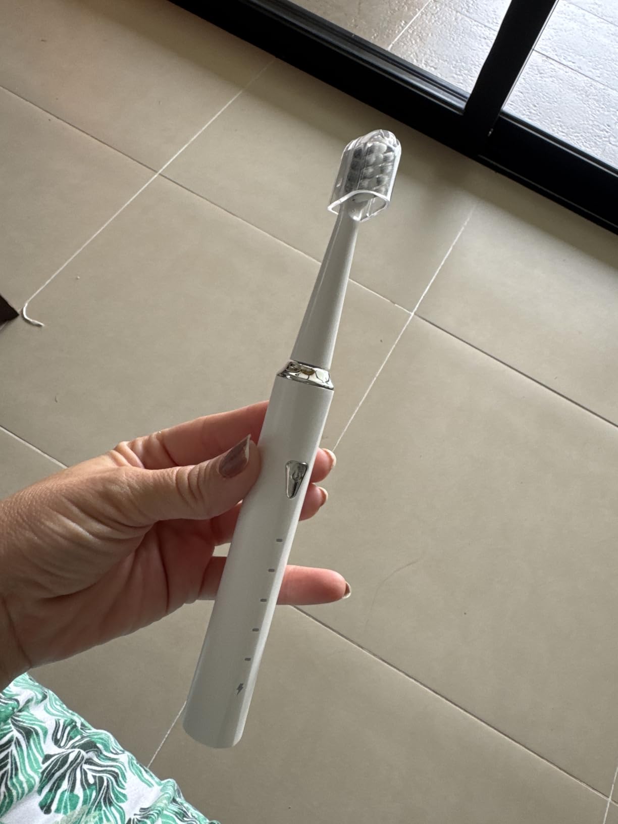 Y-Kelin V-Shaped Orthodontic Electric Toothbrush for Braces, Sonic Toothbrush with 2 Concave Replacement Heads and 2 Convex Replacement Heads, Soft Bristle, 5 Modes IPX7 Waterproof (White) customer photo 2