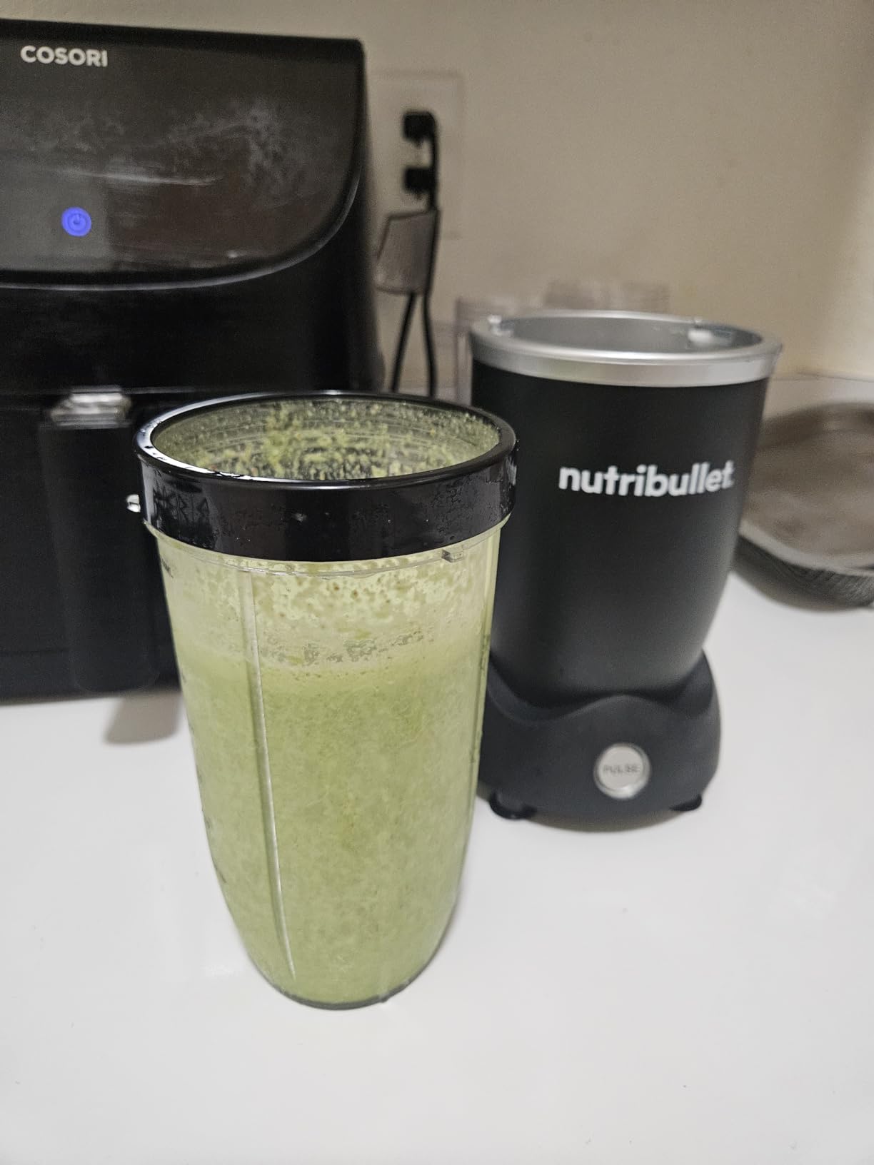 nutribullet Pro+ Personal Blender 1200W – Pulse Function, Auto Shut-Off, Nutrient Extractor for Smoothies, Shakes & Salsas – Includes 32 oz & 24 oz To-Go Cups, Matte Black customer photo 1