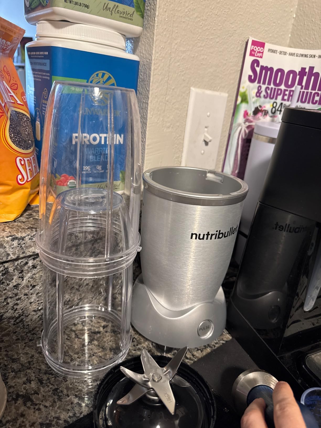 nutribullet Pro+ Personal Blender 1200W – Pulse Function, Auto Shut-Off, Nutrient Extractor for Smoothies, Shakes & Salsas – Includes 32 oz & 24 oz To-Go Cups, Matte Black customer photo 2