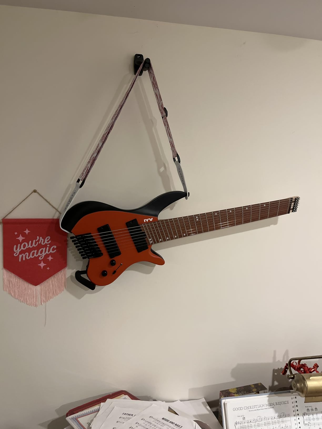 IYV- IEHLFF8-300 Multi-Scale Headless 8 String, Red Black customer photo 1
