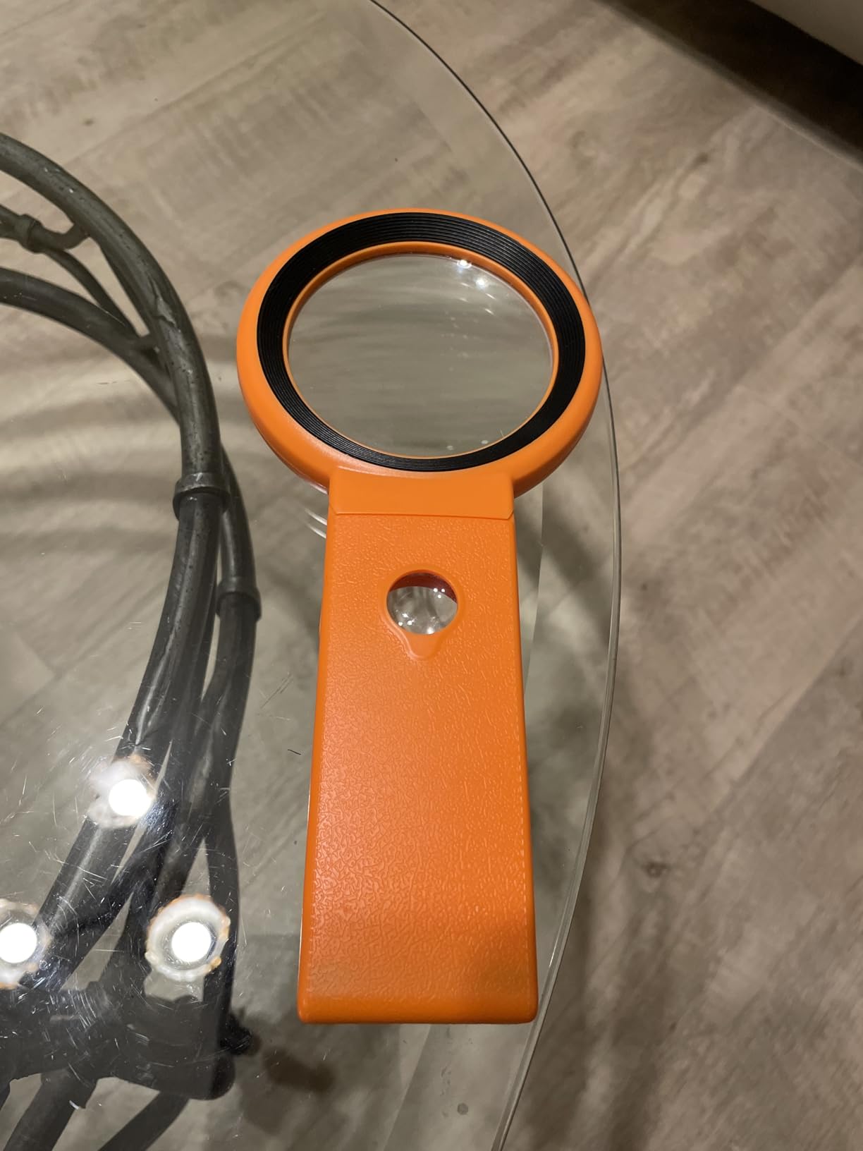 Magnifying Glass with Light and Stand, Foldable Handheld Magnifying Glass 18 LED Illuminated Lighted Magnifier for Macular Degeneration, Seniors Reading, Close Work, Coins, Jewelry Orange customer photo 2