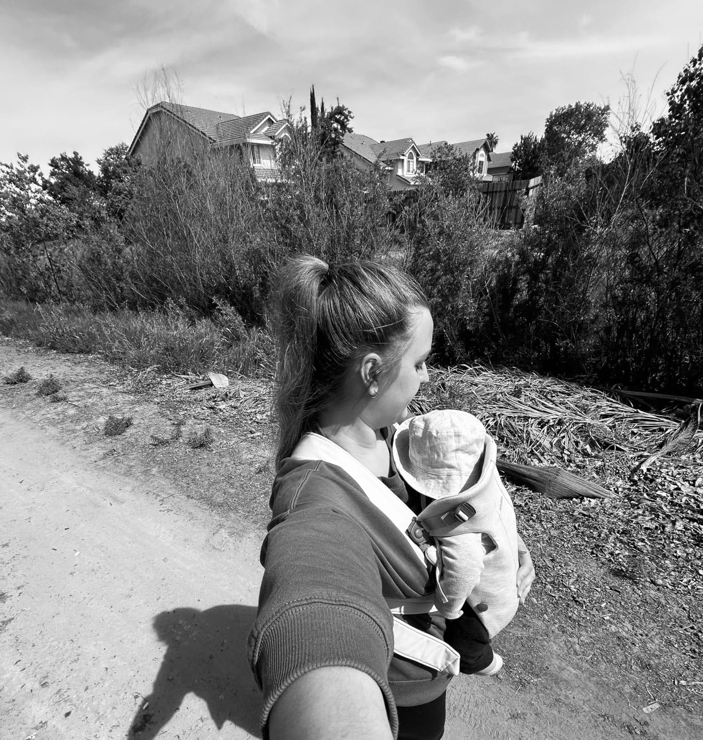 BabyBjorn Baby Carrier Mini, Light Beige, 3D Jersey | Infant Carrier (7-24 lbs), Ergonomic, Easy-to-Use customer photo 2