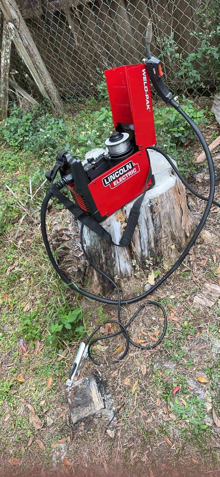 Lincoln Electric 90i FC Flux Core Wire Feed Weld-PAK Welder, 120V Welding Machine, Portable w/Shoulder Strap, Protective Metal Case, Best for Small Jobs, K5255-1 customer photo 2