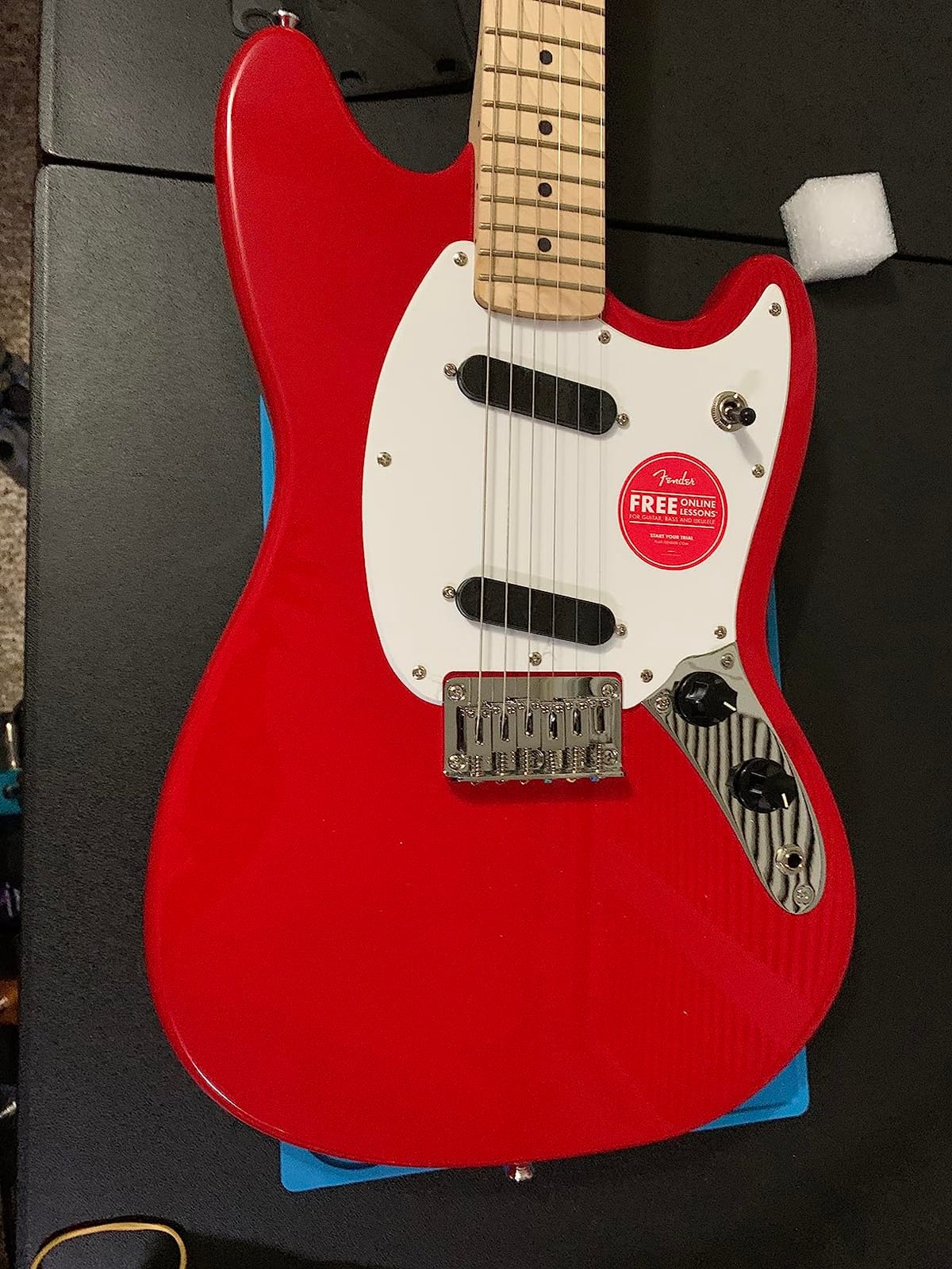 Squire Sonic Mustang Electric Guitar, Torino Red, Maple Fingerboard customer photo 2