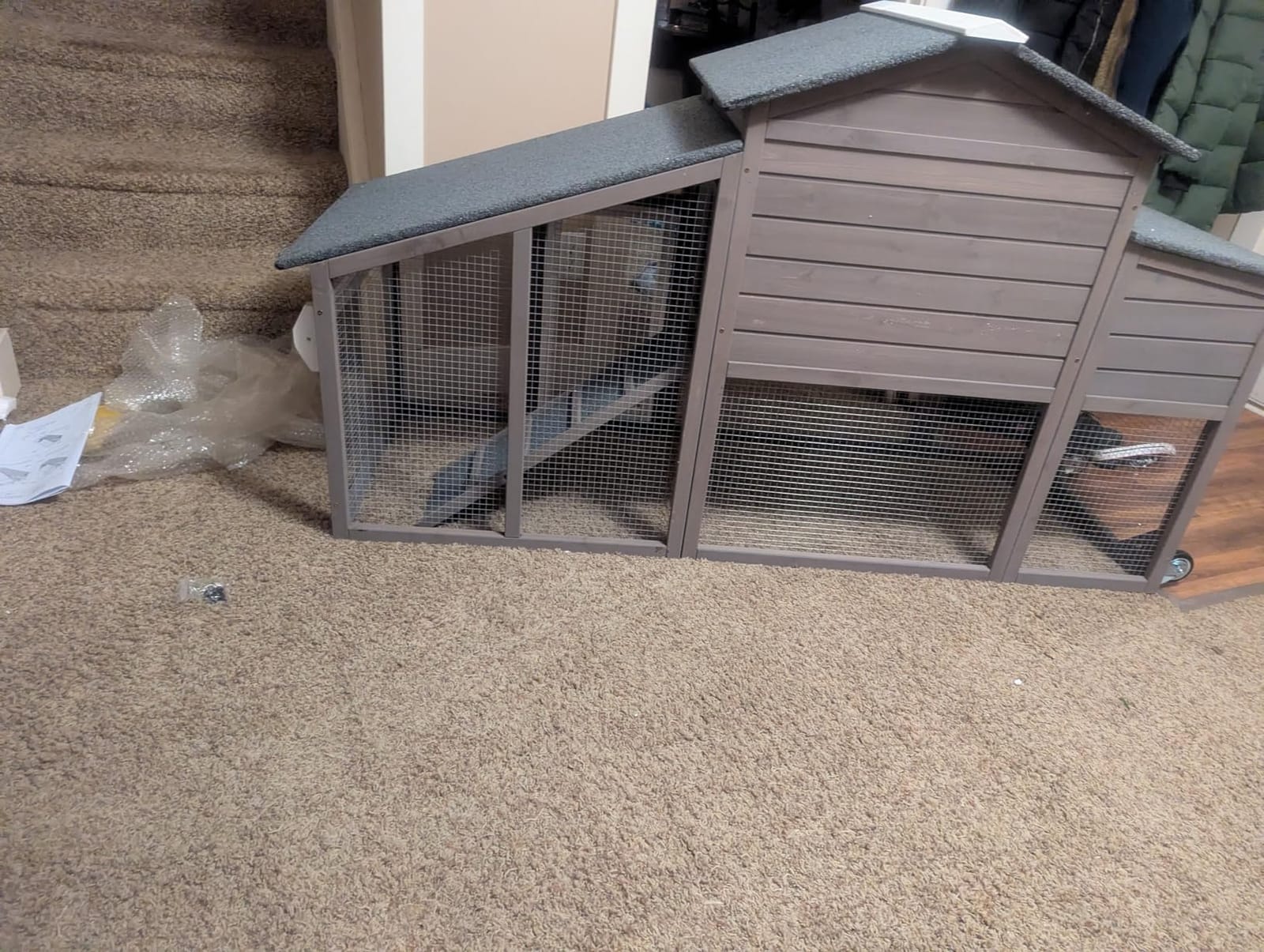 Ketive Large Wooden Chicken Coop with Run and Wheels, Grey customer photo 2
