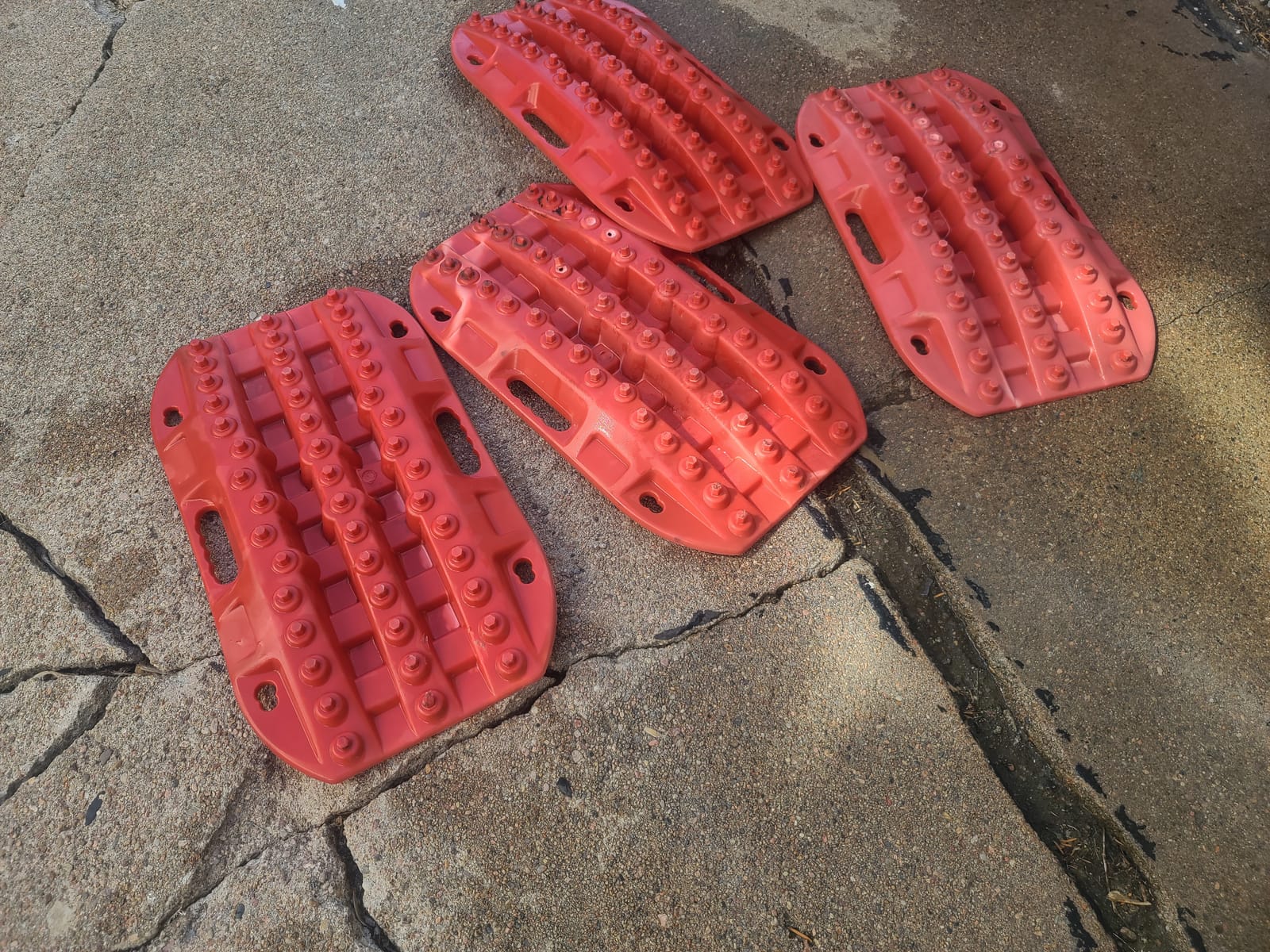 BUNKER INDUST Off Road Traction Boards, 2 Pcs Short Recovery Track Traction Mats for 4WD Mud, Sand, Snow Ramps-Orange Tire Traction Tool (Without Strap) customer photo 1