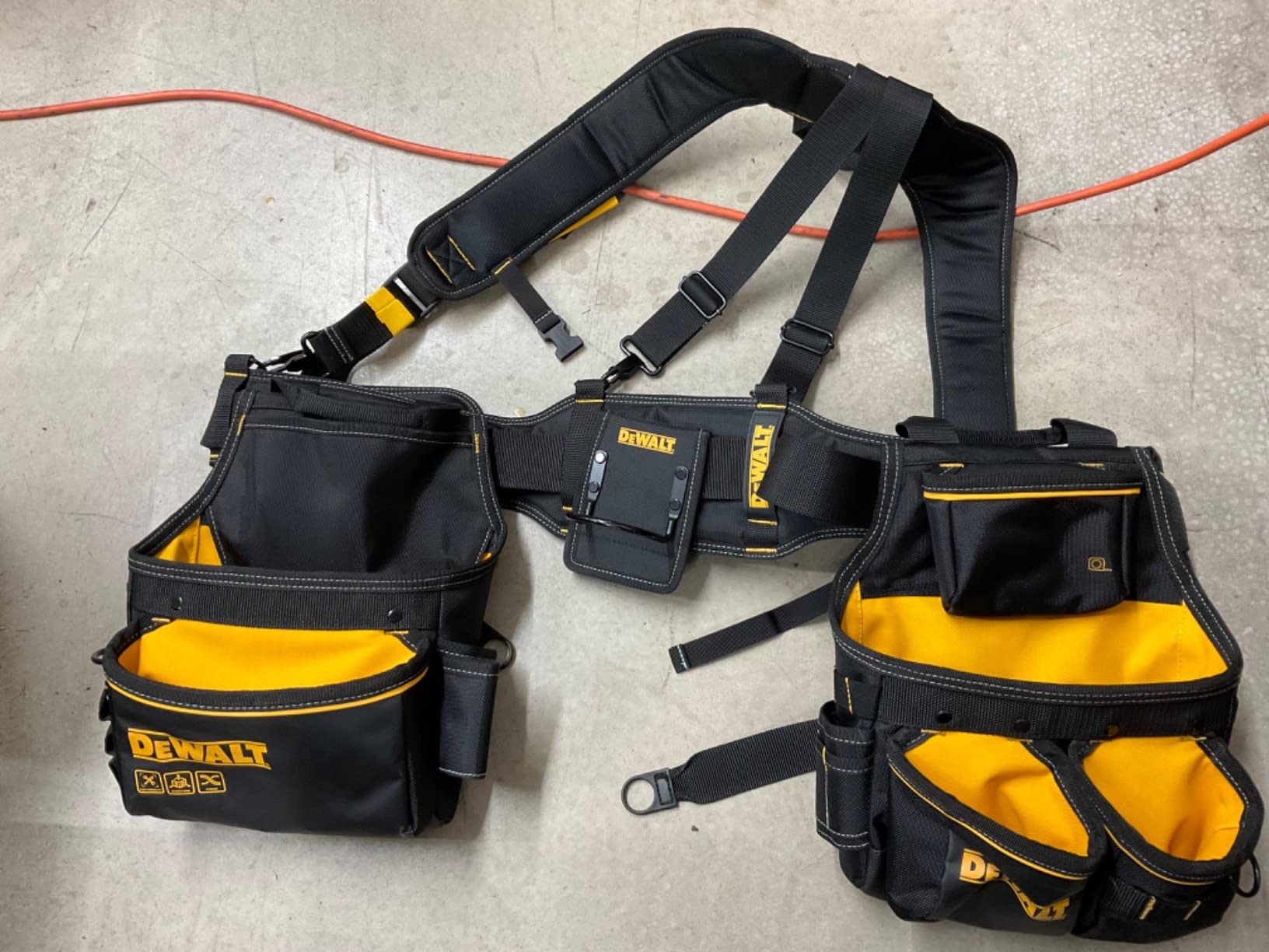 DEWALT Professional Tool Belt Organizer With Suspenders and 25 Pockets, Heavy Duty Construction (DWST540602) customer photo 1