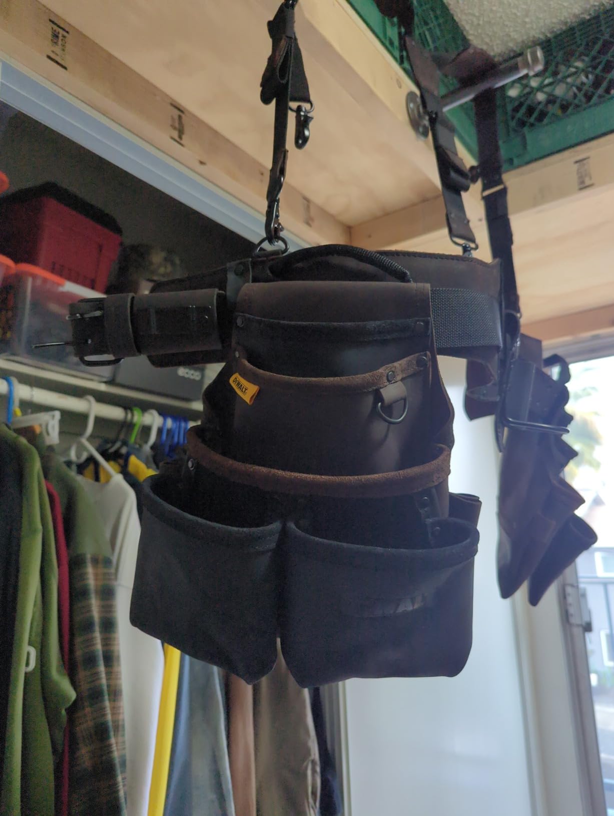 DEWALT Leather Tool Belt Organizer with 18 Pockets, Heavy Duty Construction (DWST550113) customer photo 1