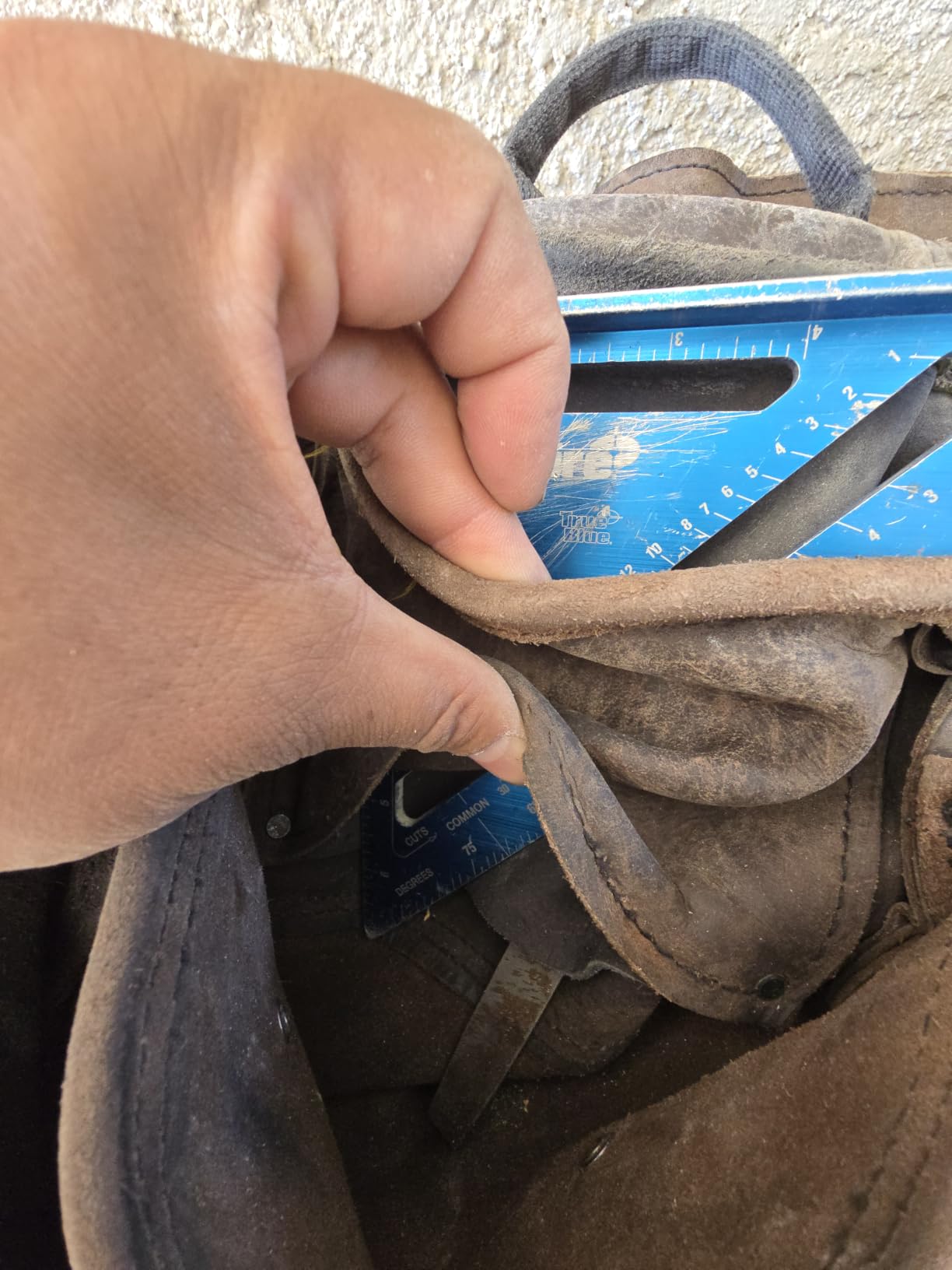 DEWALT Leather Tool Belt Organizer with 18 Pockets, Heavy Duty Construction (DWST550113) customer photo 2