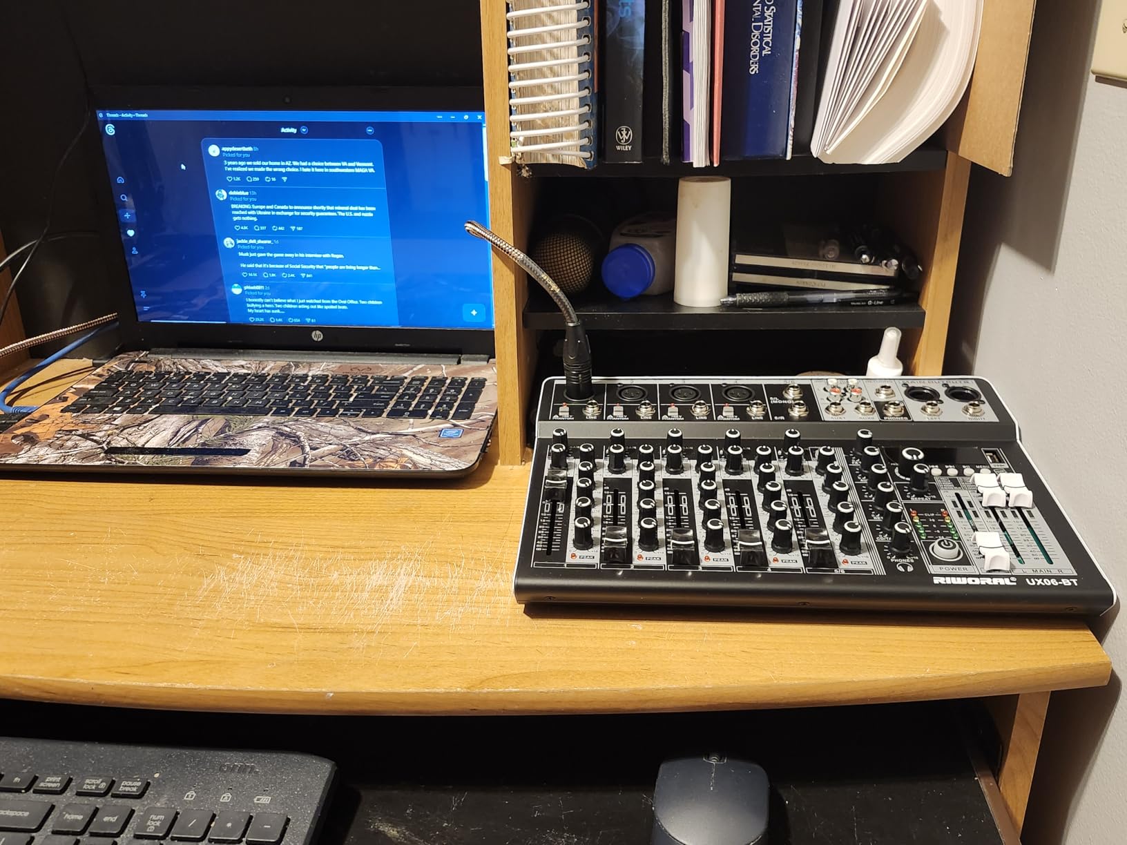 6 Channel Audio Interface Sound Board Mixing Console 16-Bit DSP DJ Mixer Audio Reverb Effect +48V Phantom Bluetooth Studio Audio Mixer For Karaoke Studio Streaming Recording customer photo 1