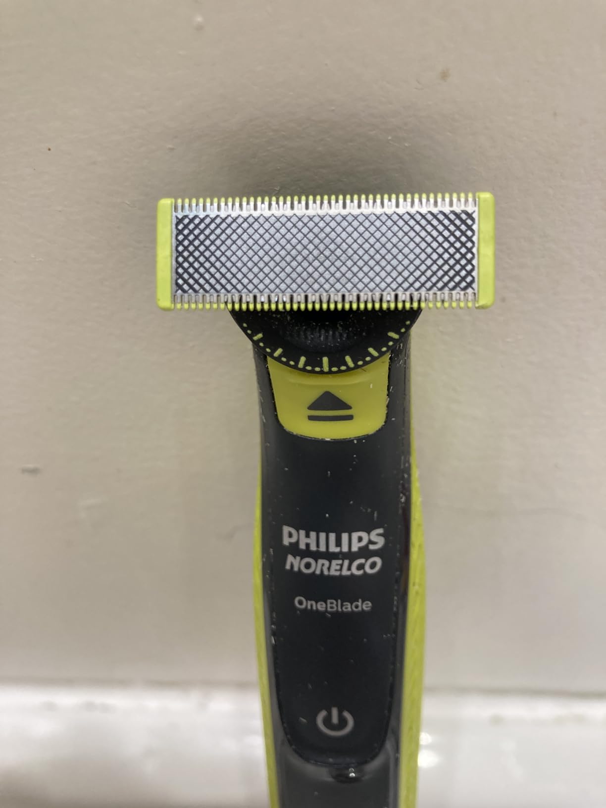 Norelco Philips OneBlade 360 Hybrid Face Trimmer and Shaver, 5 Length Comb | 360 Blade Technology, 5-length Comb, 100% Showerproof, Stainless Steel Blade Lasts up to 4 months, 45-Min Runtime, QP2724/90 customer photo 2