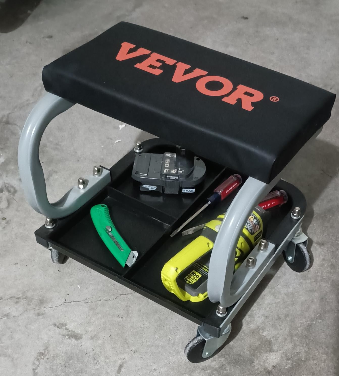VEVOR Rolling Creeper Garage/Shop Seat, 250 LBS Capacity Padded Rolling Workshop Stool with Tool Tray Storage, Mechanic Stool for Garage, Shop, Auto Repair, Black customer photo 2
