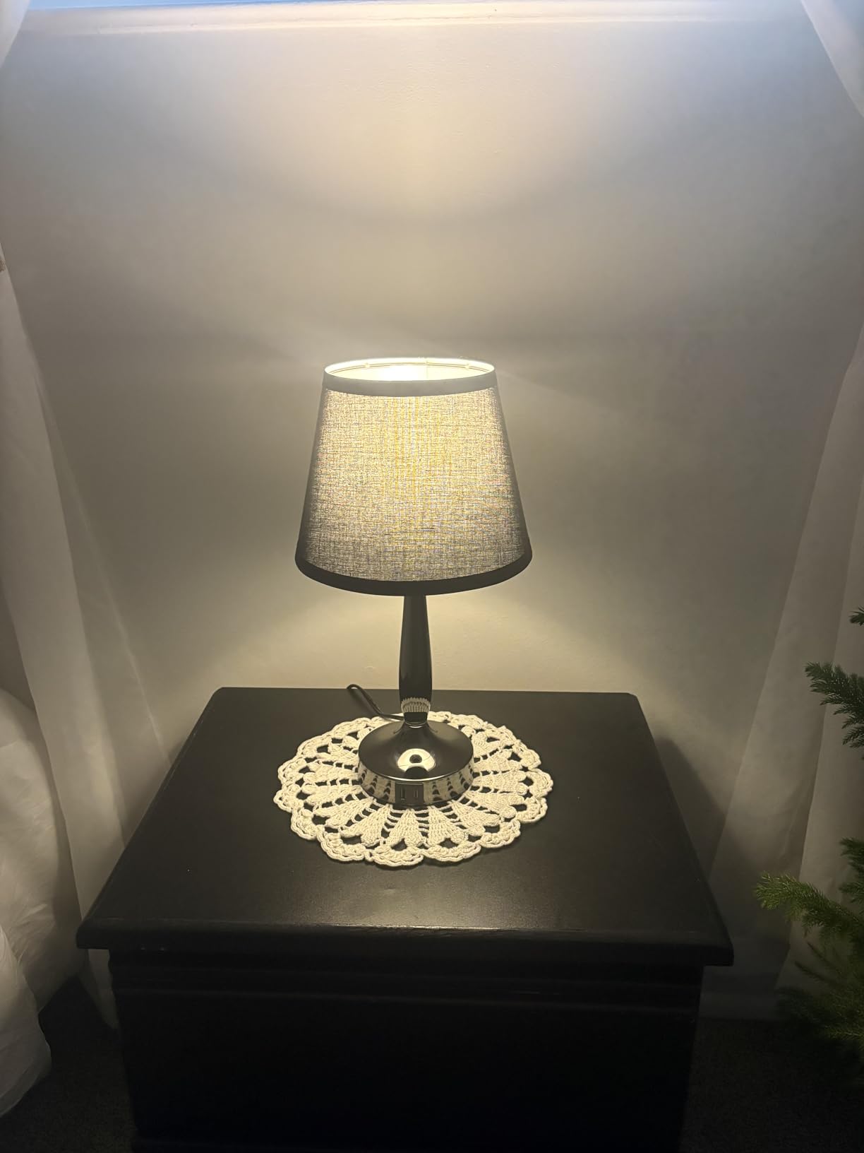 Kakanuo Touch Table Lamp for Bedroom, Small Bedside Lamp with USB C Charging Port, 3 Way Dimmable Touch Control Nightstand Lamp for Living Room and Office, LED Bulb Included customer photo 1