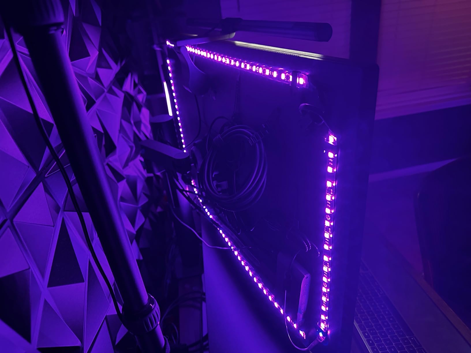 Govee Gaming Light for Monitor G1, RGBIC LED Backlight for 27-34 Inch PC | Smart LED Lights for Monitors with Color Matching, Adapts to Curved Monitors, Double Strip Light Beads with 123 Scene Modes customer photo 1