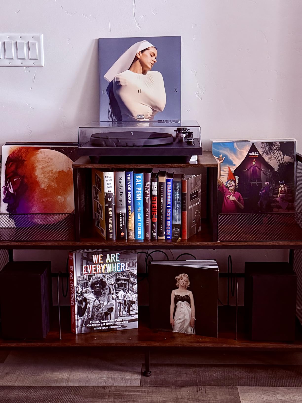 Sonyabecca Large Vintage Record Player Table with 4 Adjustable Dividers, Vinyl Record Storage Cabinet for Up to 350 Albums, Medieval Turntable Stand for Living Room, Bedroom (patent pending) customer photo 2