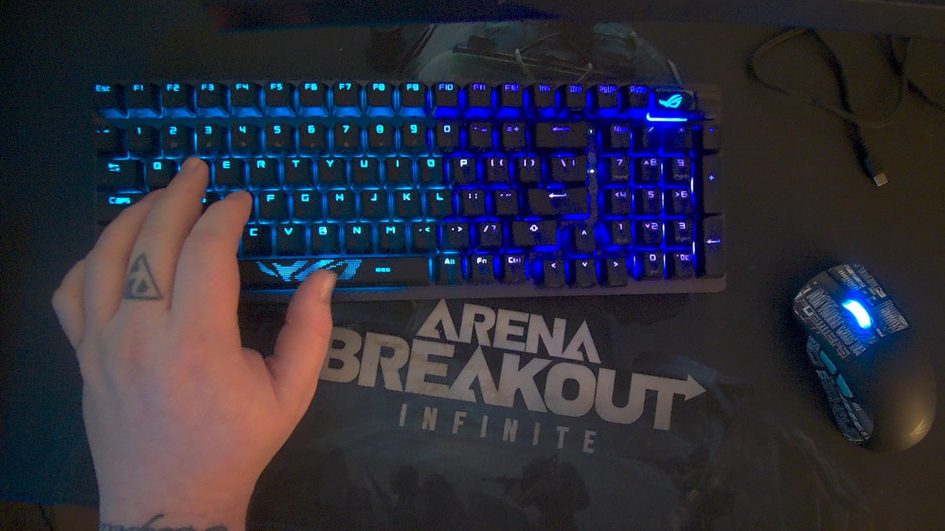 ASUS ROG Strix Scope II 96 Wireless Mechanical Gaming Keyboard - 96% Full-Size, Tri-Mode Connectivity, Hot Swappable Pre-lubed ROG NX Snow Linear Switches, PBT Keycaps, RGB, PC/Mac Support - Black customer photo 1