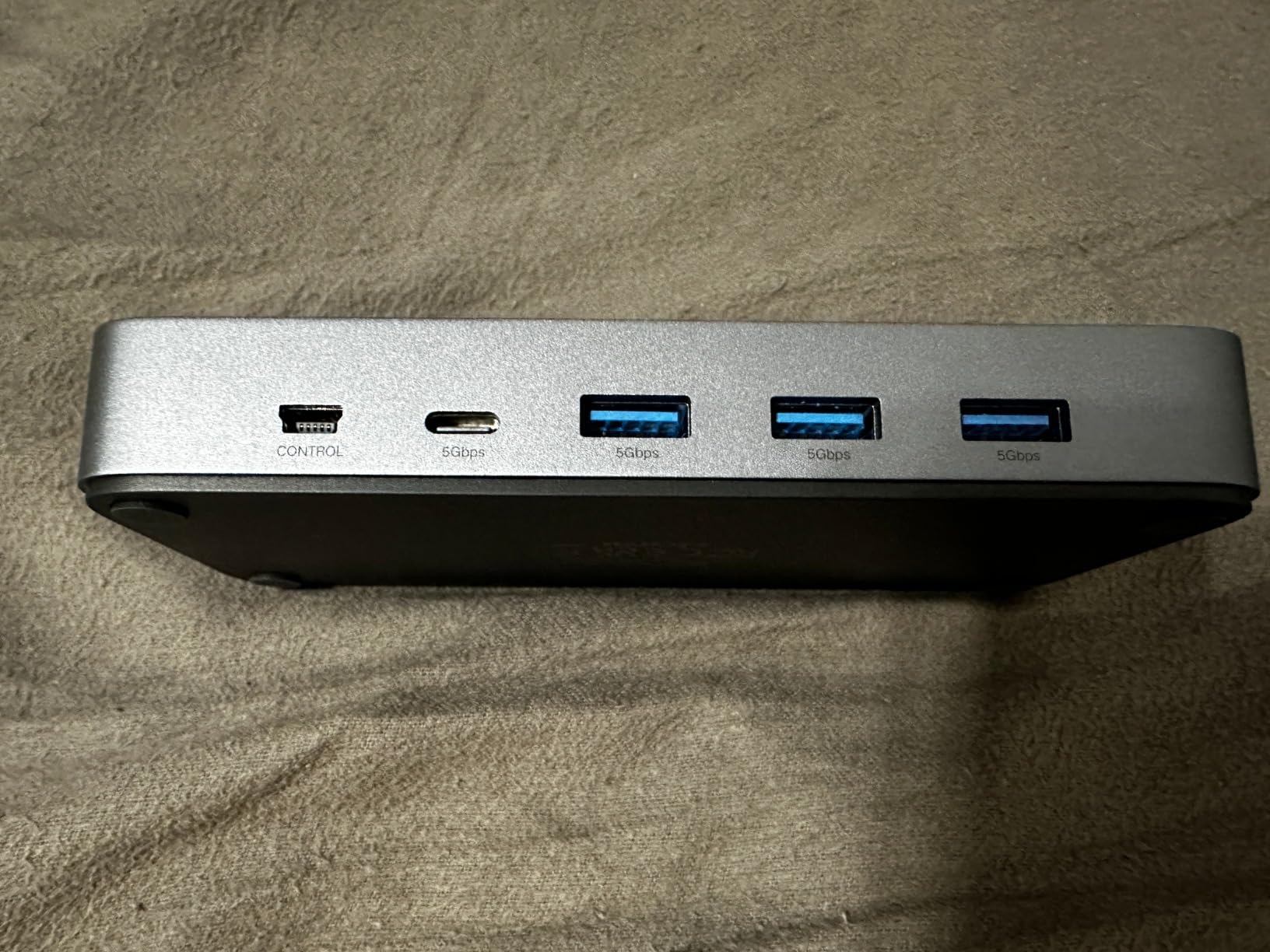 UGREEN HDMI KVM Switch 1 Monitor 2 Computers, Aluminum, 4K@60Hz, 4 USB 3.0 customer photo 2