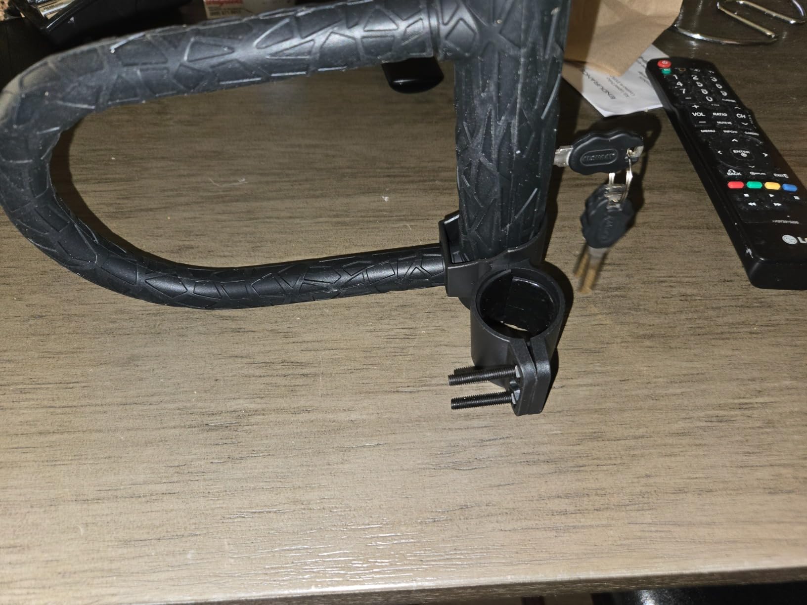 Heavy Duty Bike U Lock - Super Strong 12 Ton Shear, 20mm U Shape Lock Anti-Theft Silicone Covered Electric Scooter Lock Keyhole with Sliding Cover 4ft Steel Cable with Mounting Bracket and 3 Keys(S) customer photo 1