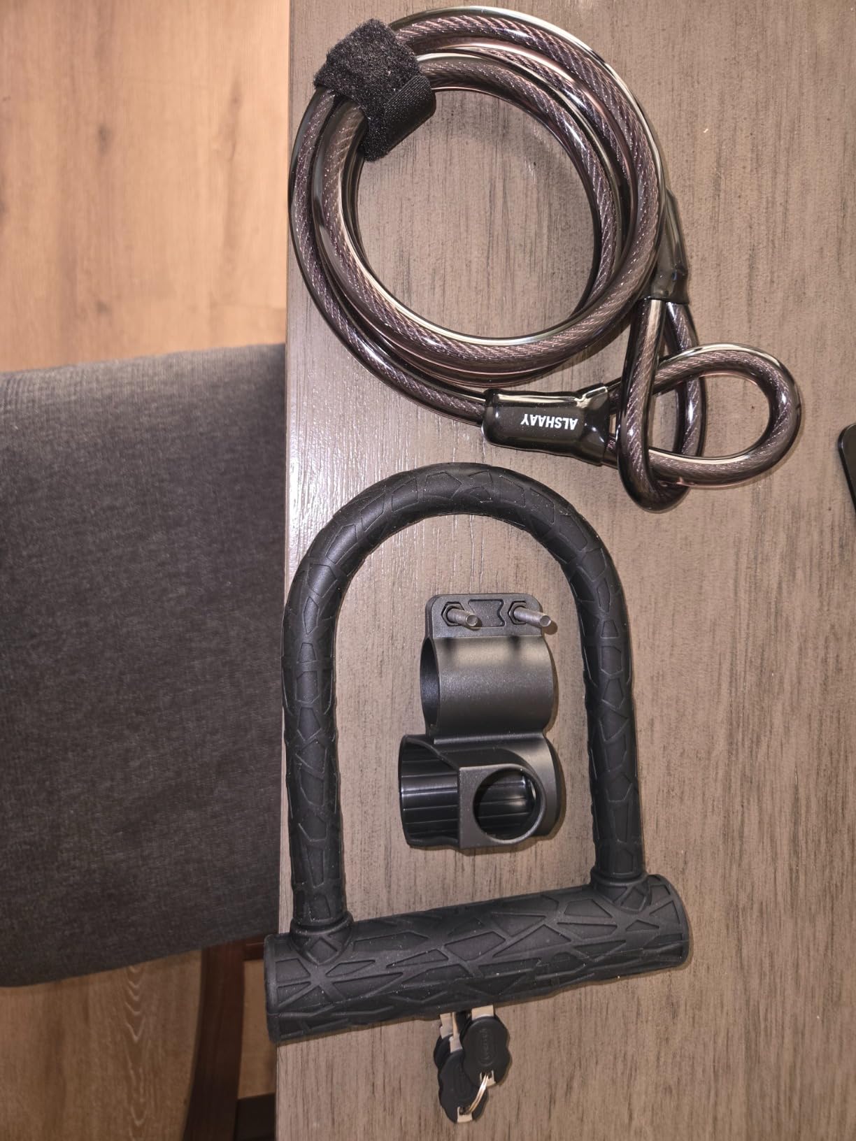 Heavy Duty Bike U Lock - Super Strong 12 Ton Shear, 20mm U Shape Lock Anti-Theft Silicone Covered Electric Scooter Lock Keyhole with Sliding Cover 4ft Steel Cable with Mounting Bracket and 3 Keys(S) customer photo 2