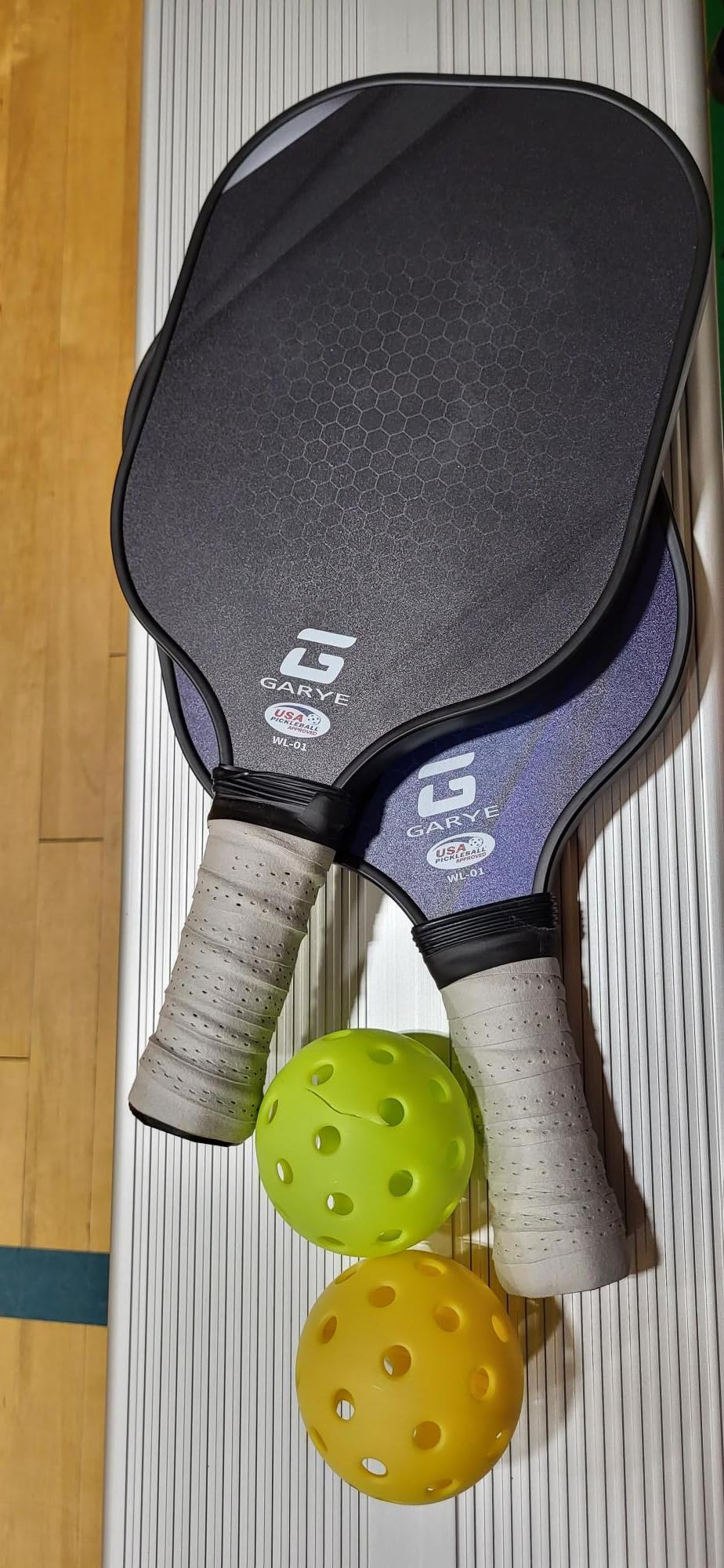 GARYE Pickleball Paddles Set of 2/4, USAPA Approved Carbon Fiber Pickleball Set, Lightweight Pickle Ball Rackets 2/4 Pack with 6 Balls, 1 Bag, Pair of Grip Tapes, Pickle Ball Paddle for Men and Women customer photo 1