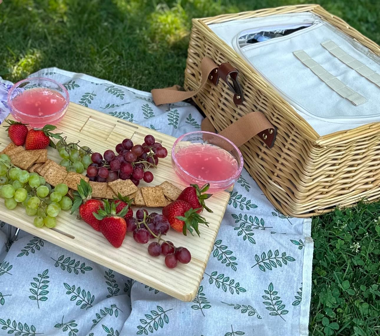 Hap Tim Wicker Picnic Basket for 2 with Mini Folding Wine Picnic Table & Large Insulated Cooler Bag & Cutlery Service Kits for 2 Person, Couples Gifts, Wedding Gifts (Y2307-2-CM) customer photo 2
