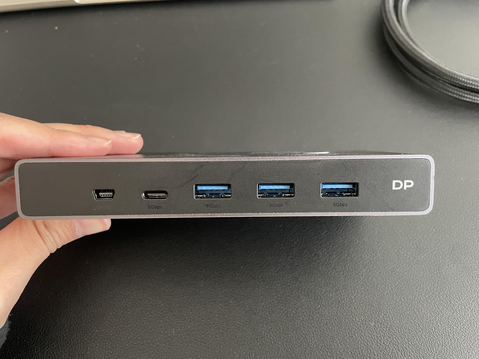 UGREEN Displayport KVM Switch 2 in 1 Out, 8K@60Hz, Aluminum, 4 USB3.0 Ports customer photo 1
