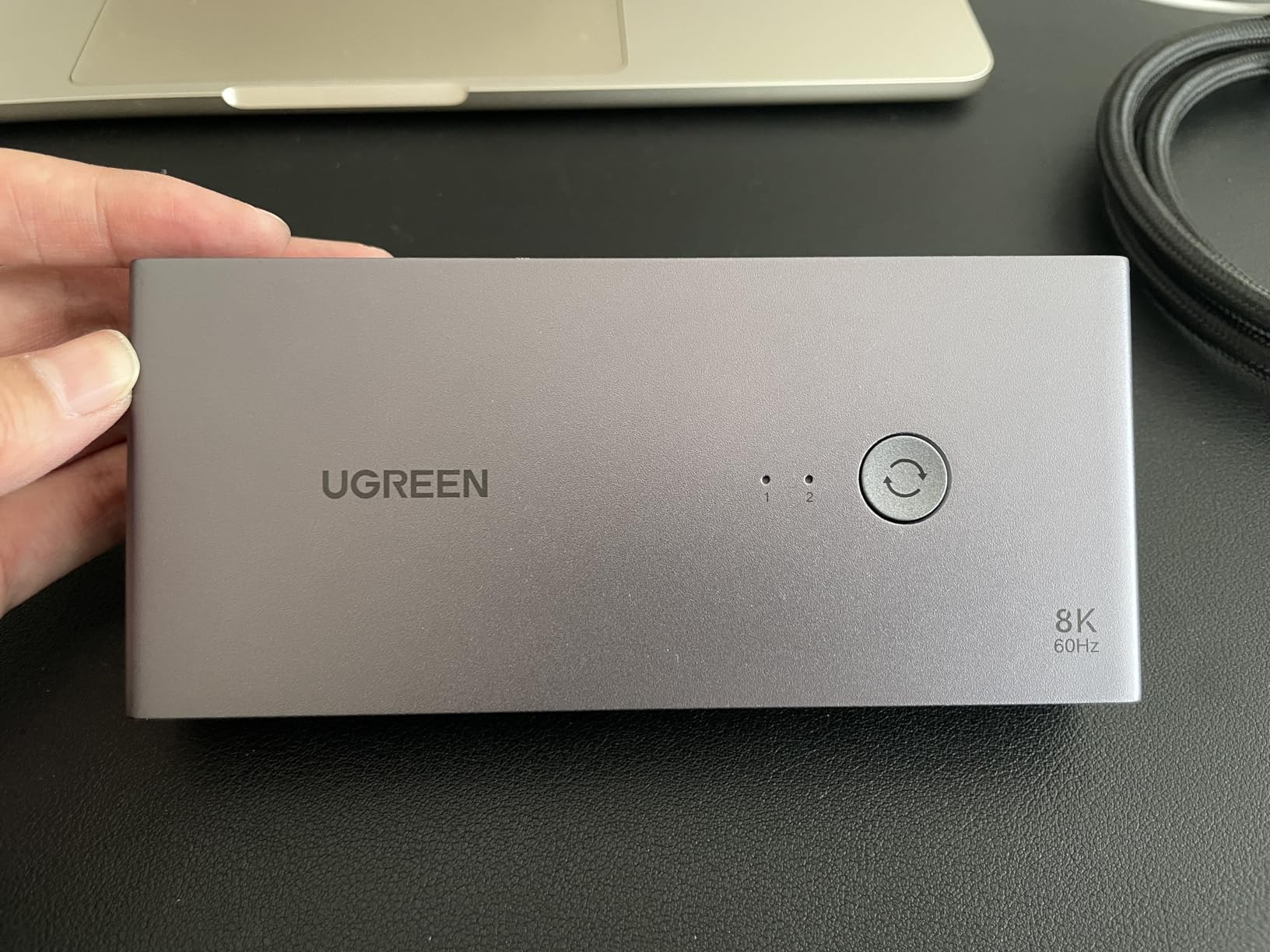 UGREEN Displayport KVM Switch 2 in 1 Out, 8K@60Hz, Aluminum, 4 USB3.0 Ports customer photo 2